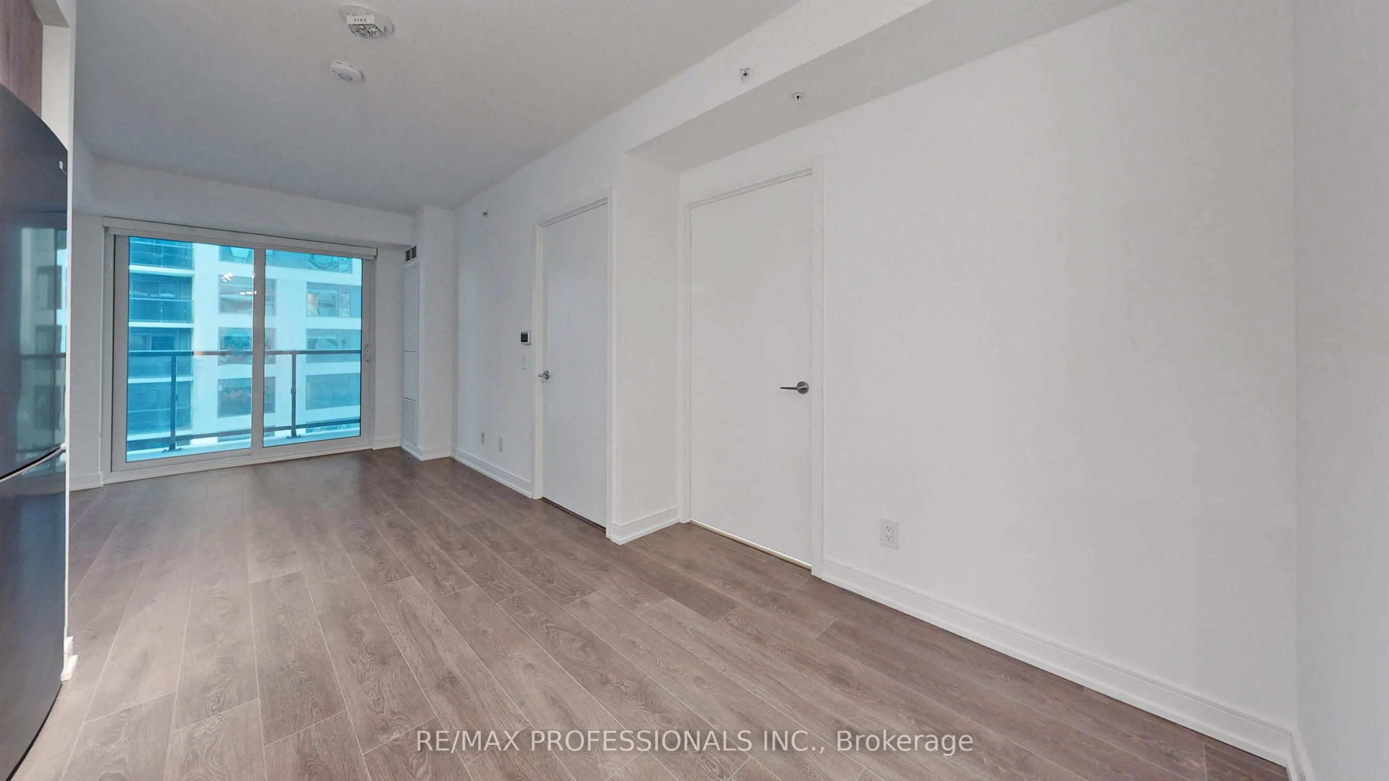 30 Samuel Wood Way, #807