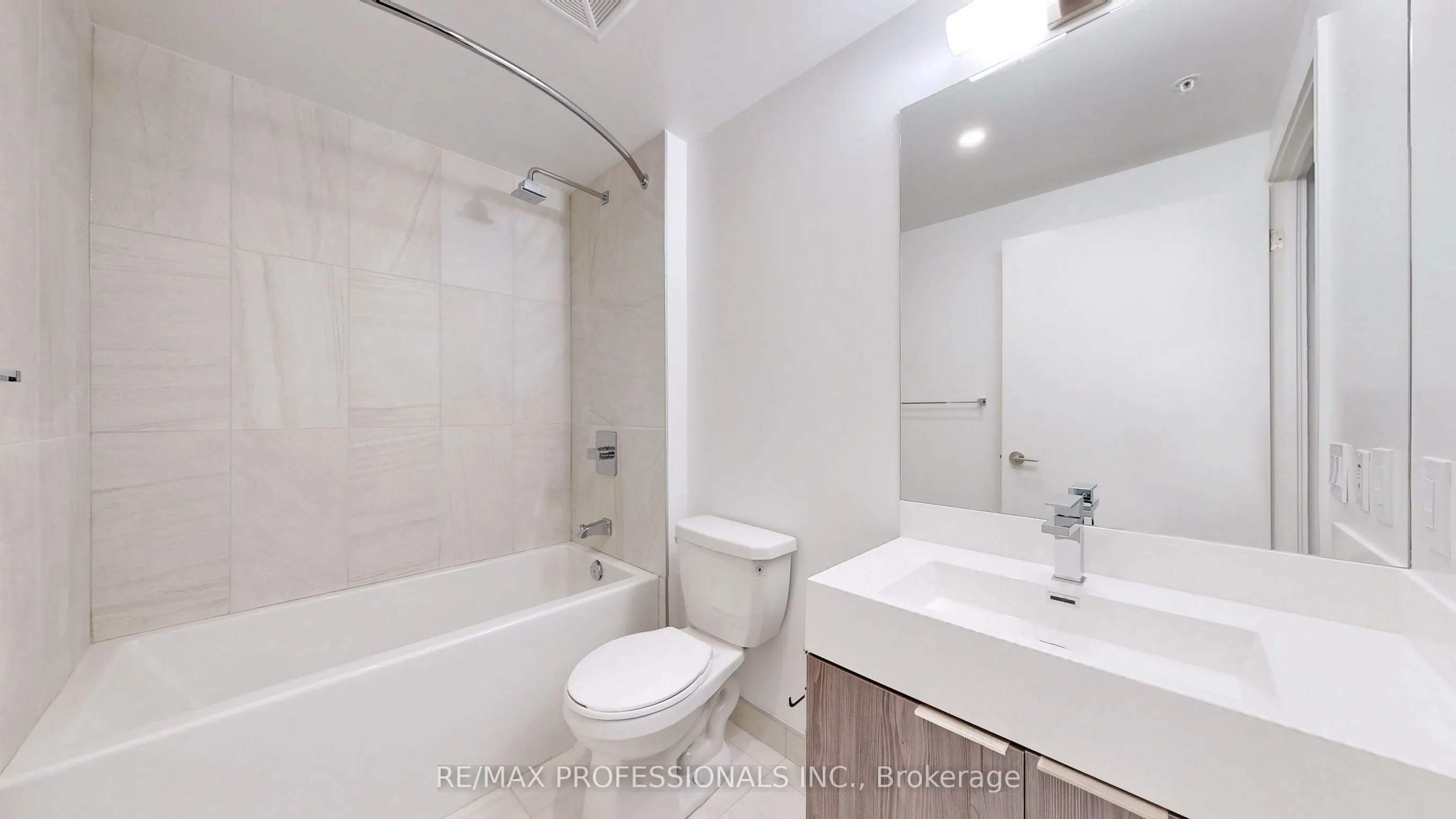 30 Samuel Wood Way, #807