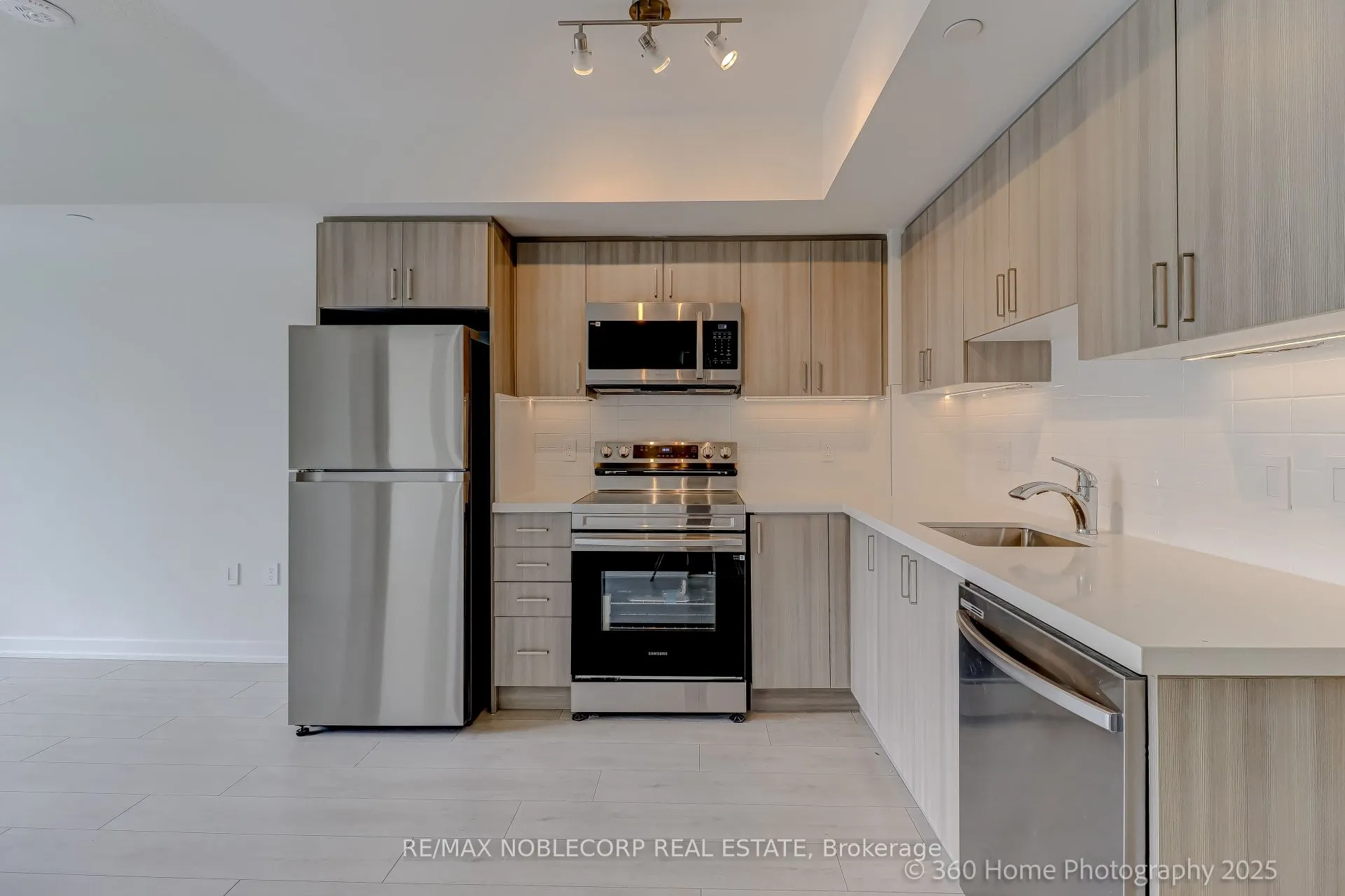 556 Marlee Avenue, #508