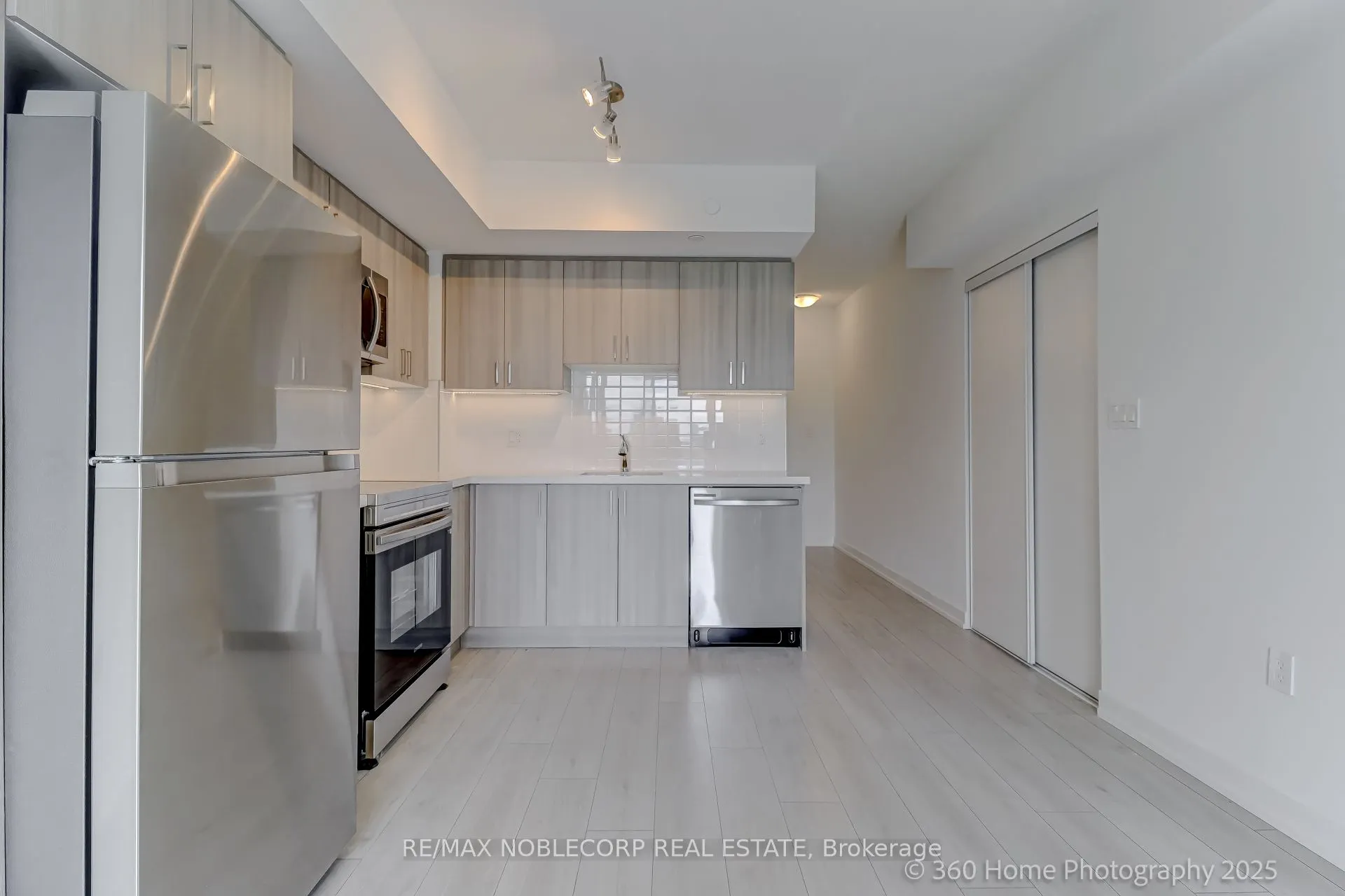 556 Marlee Avenue, #508
