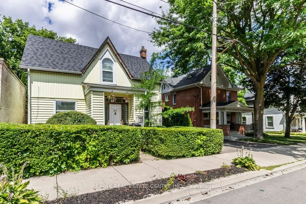 215-217 Queen Street