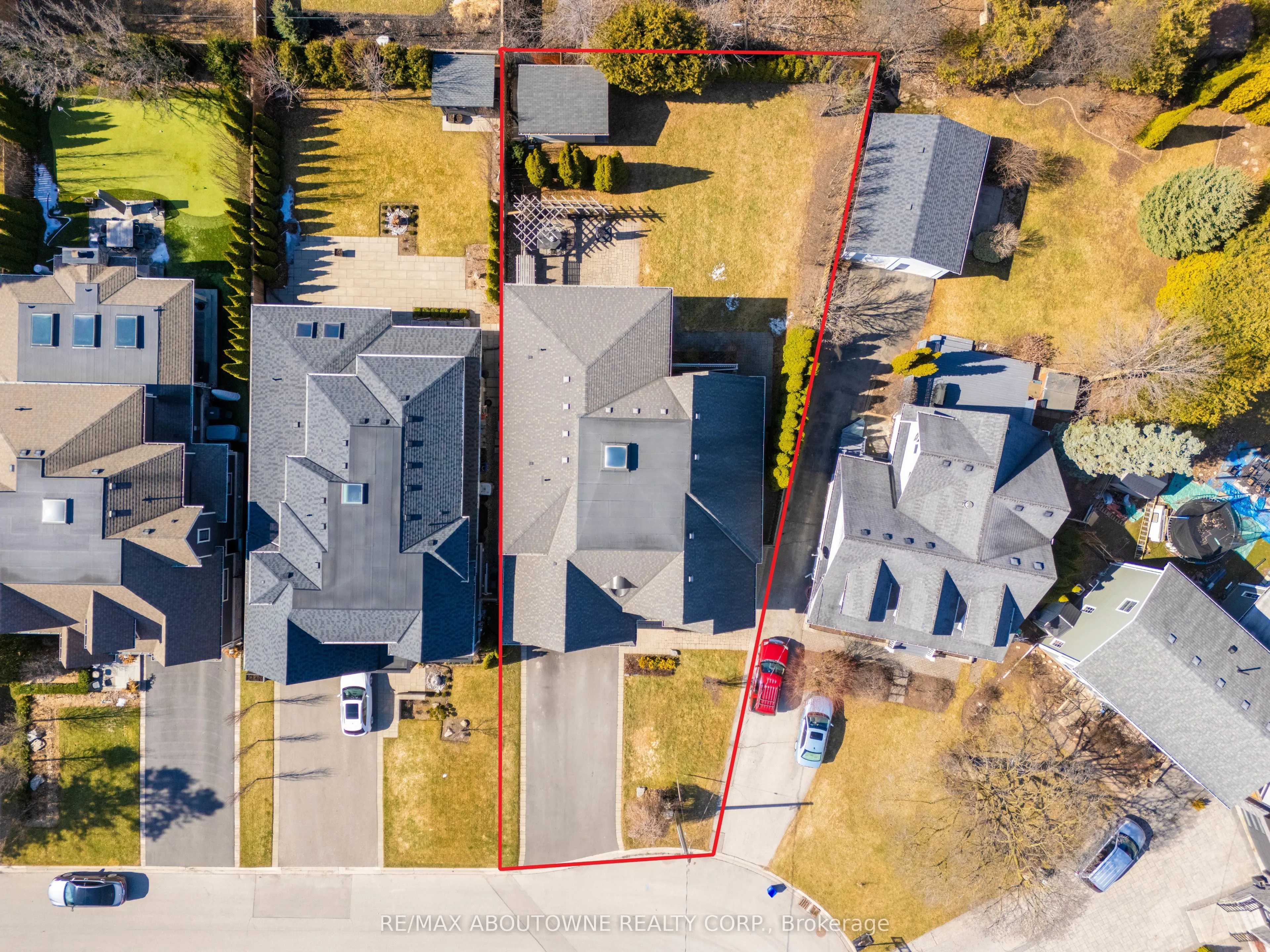 283 Jennings Crescent