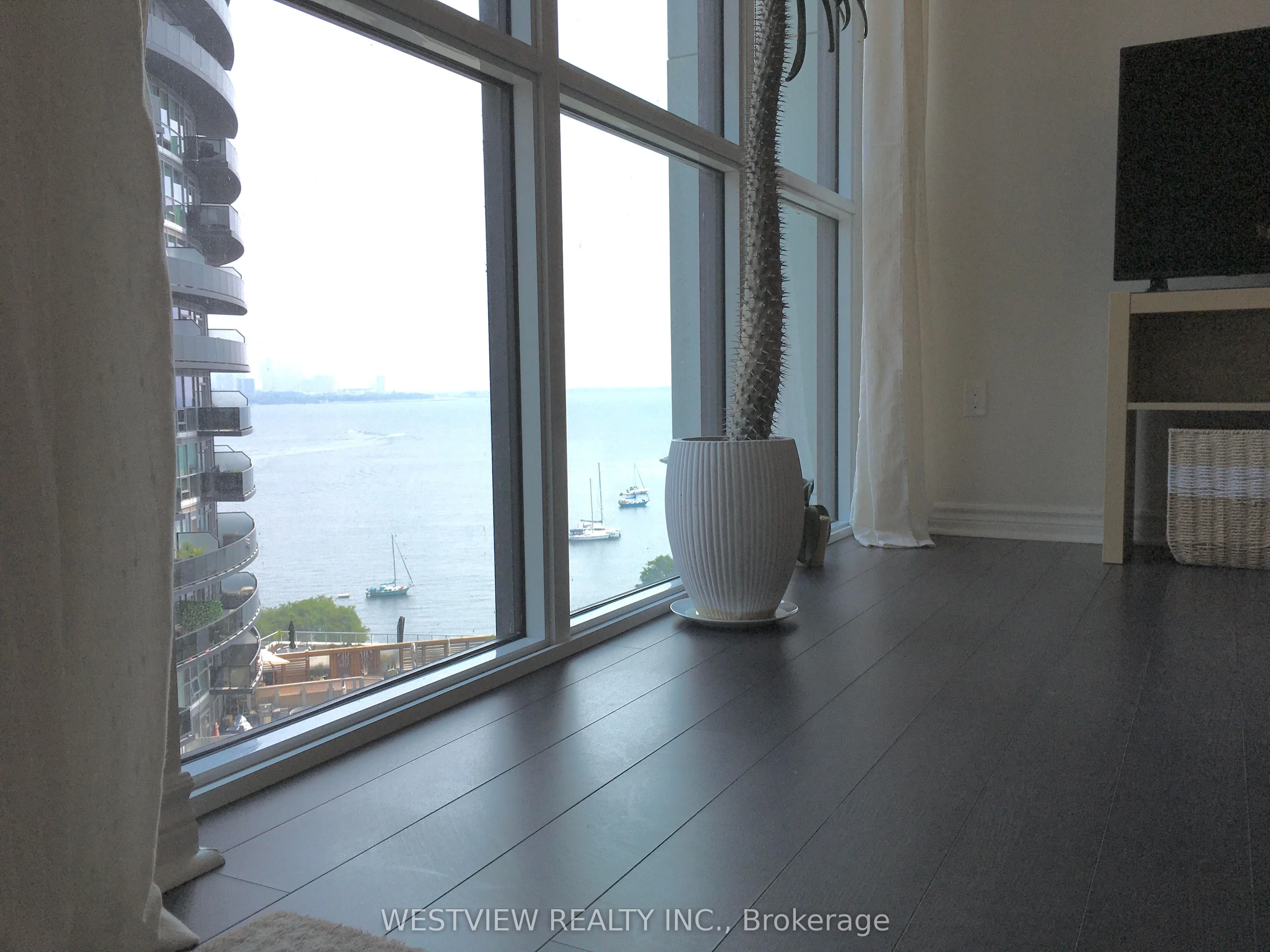 39 Annie Craig Drive, #1207