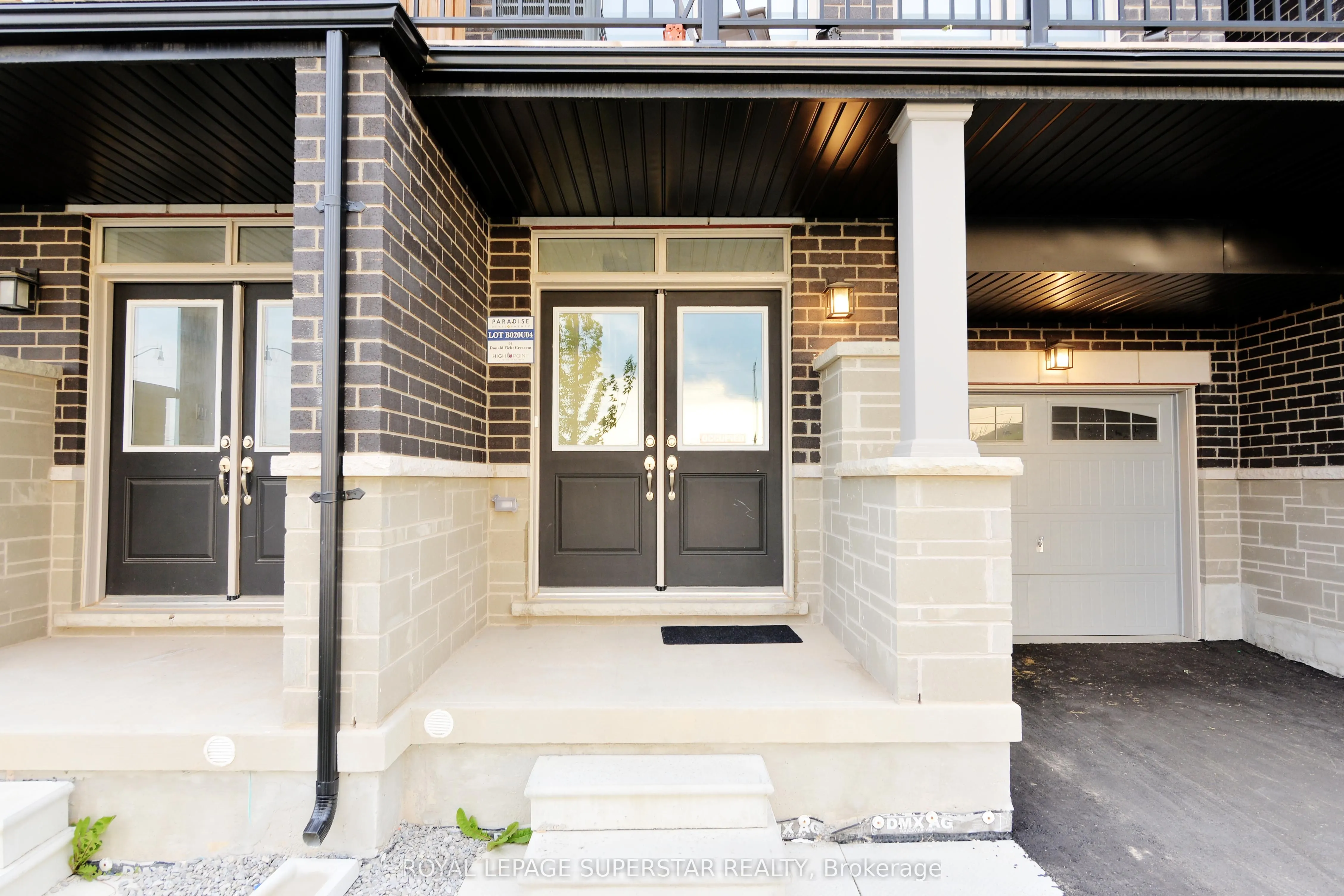 94 Donald Ficht Crescent