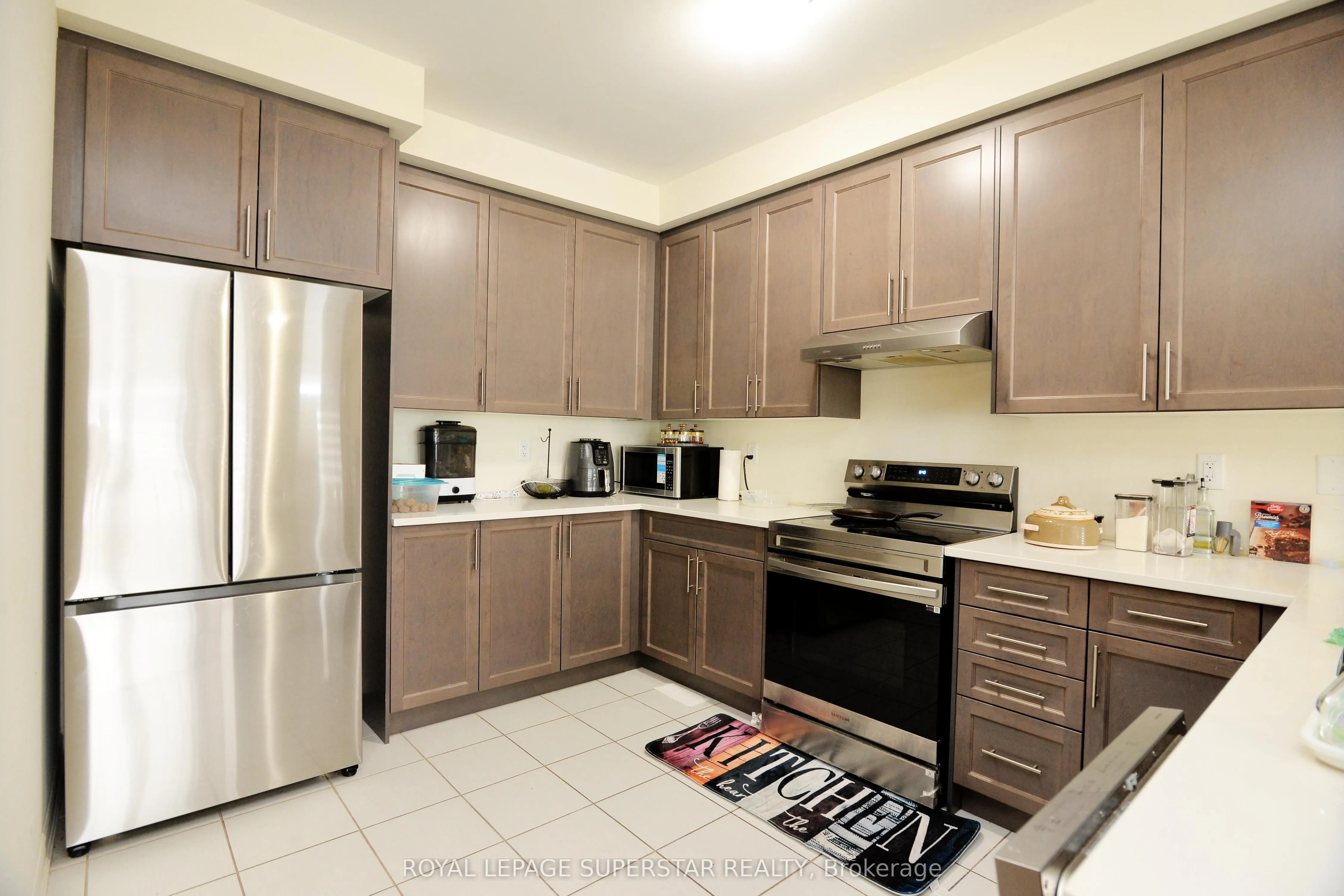 94 Donald Ficht Crescent