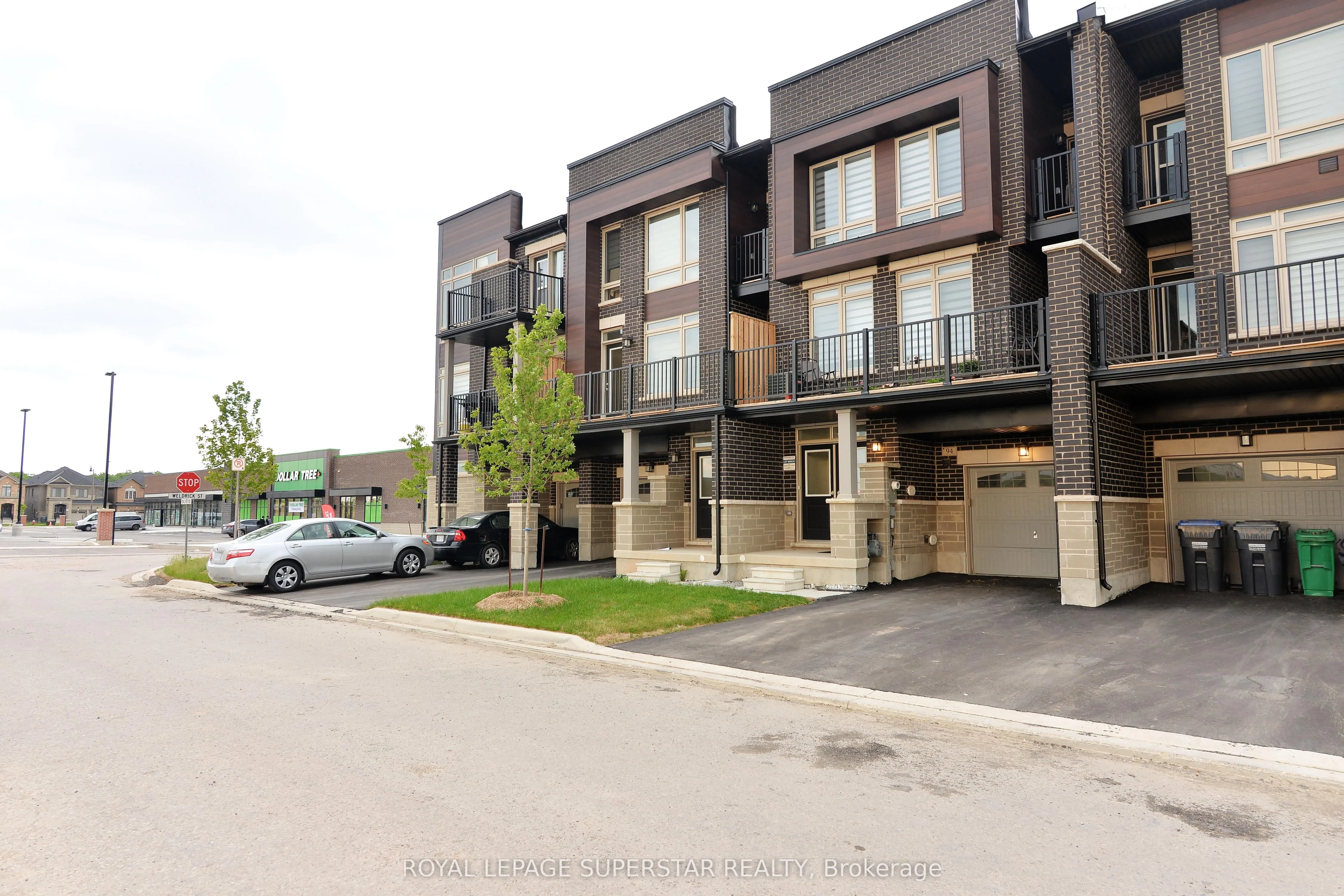 94 Donald Ficht Crescent