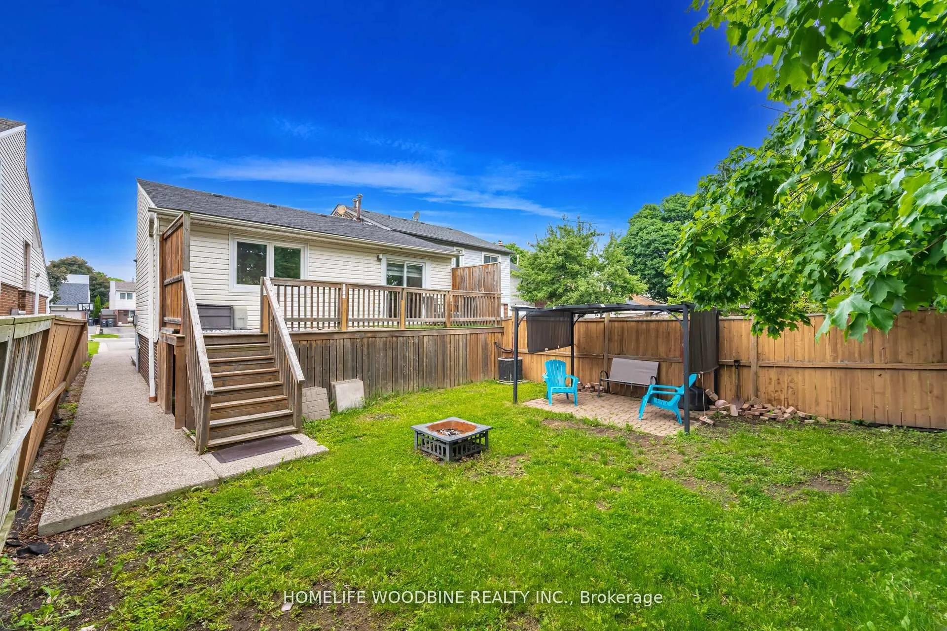 2498 Mainroyal Street