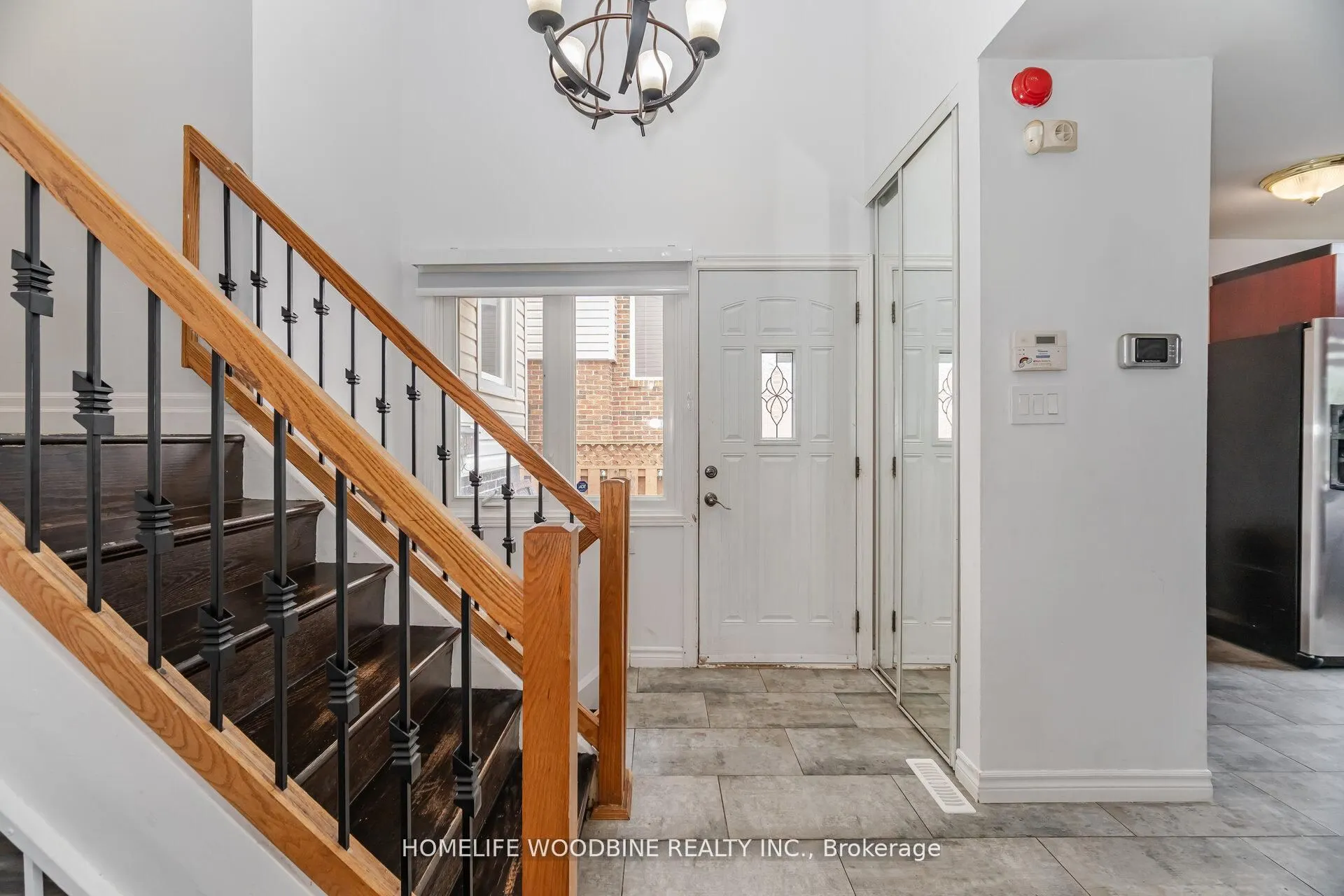 2498 Mainroyal Street
