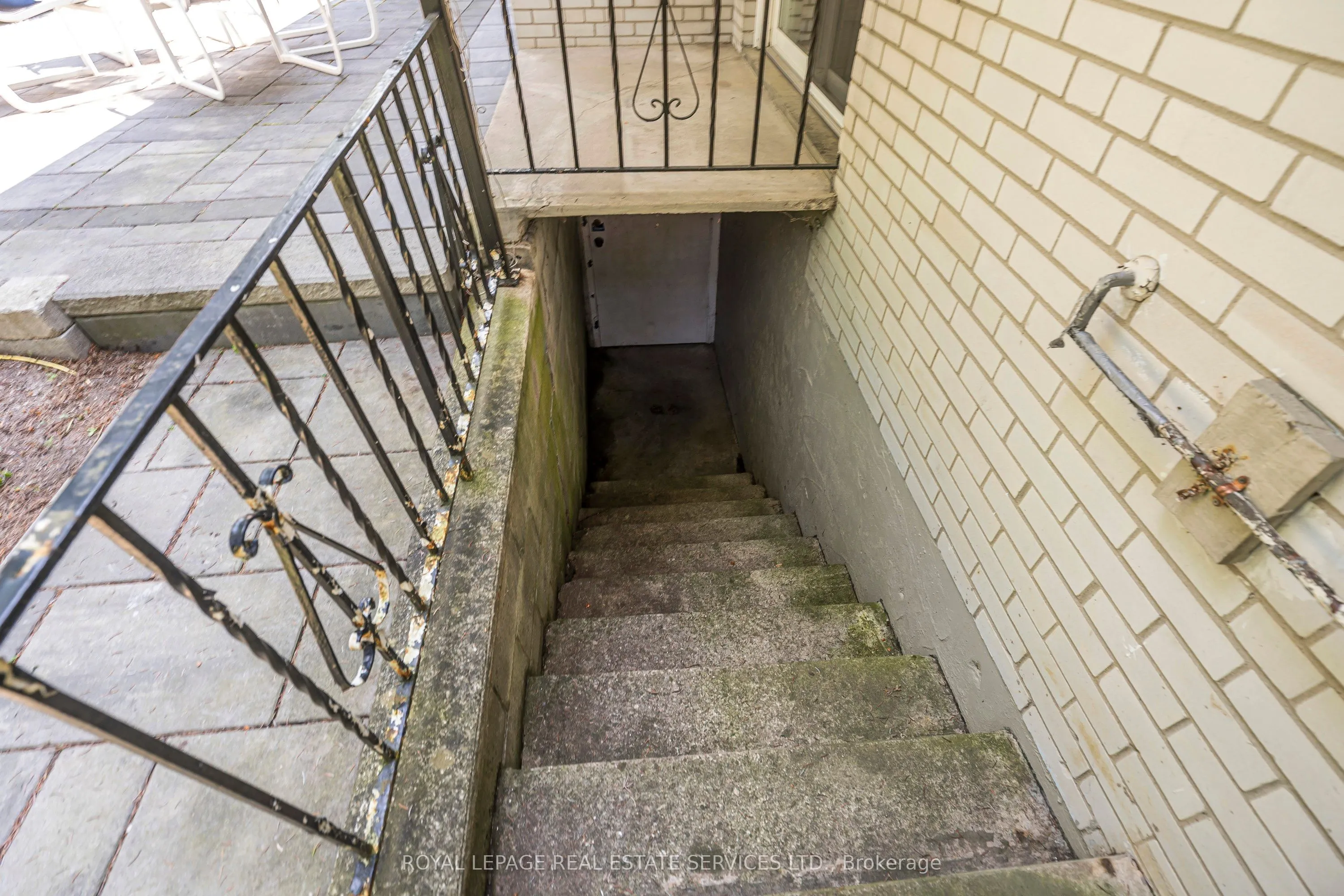 36 Courtsfield Crescent
