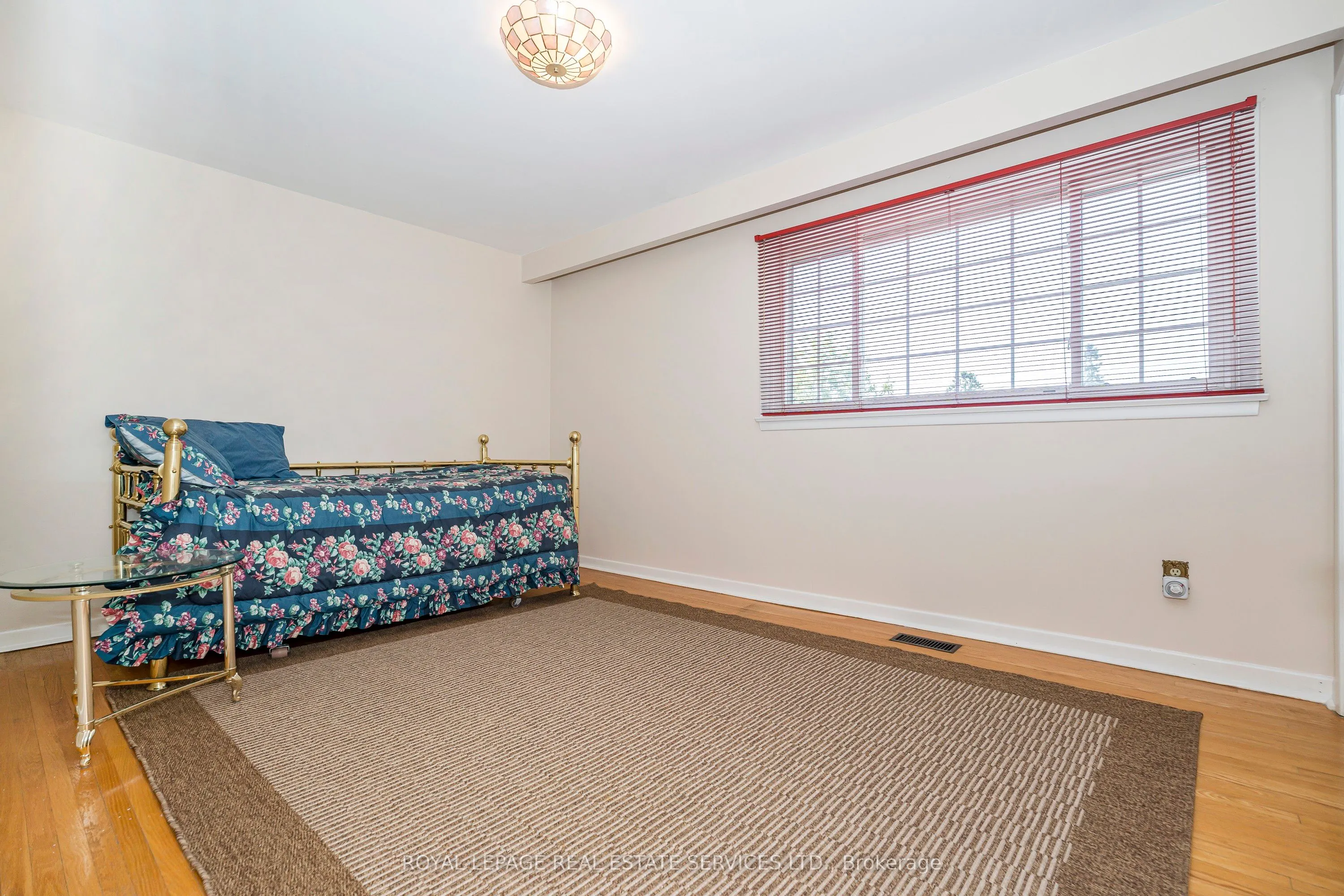 36 Courtsfield Crescent
