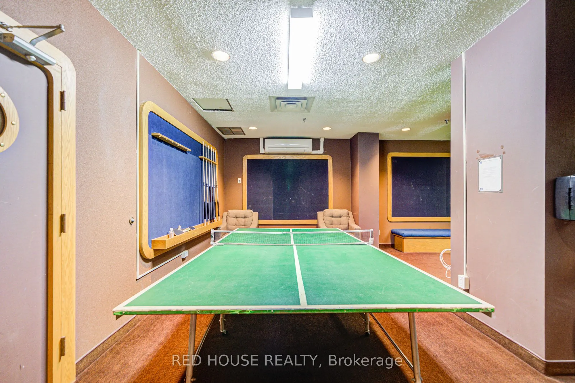 5250 Lakeshore Road #809