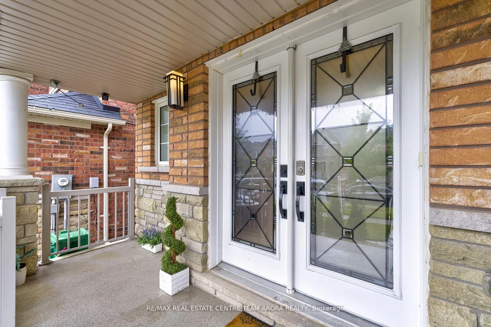 16 Valleyway Drive
