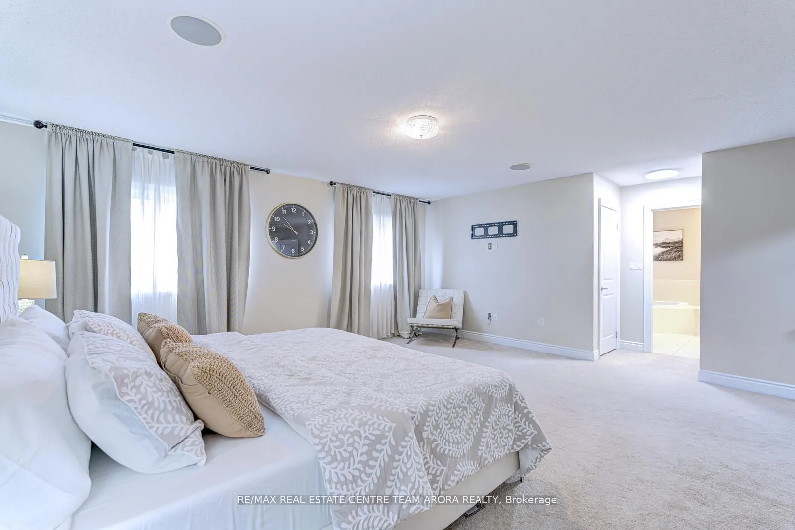 16 Valleyway Drive