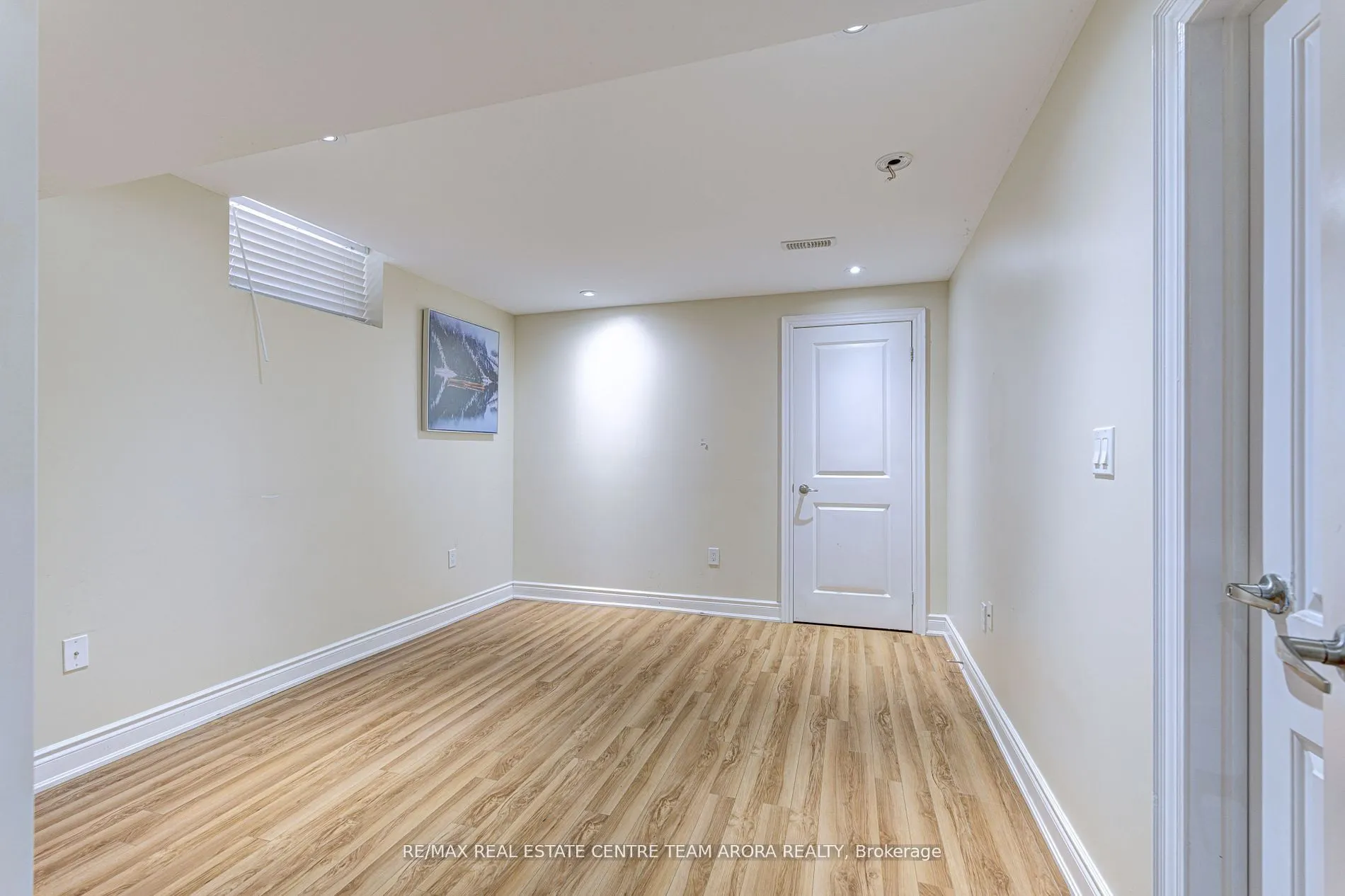 16 Valleyway Drive