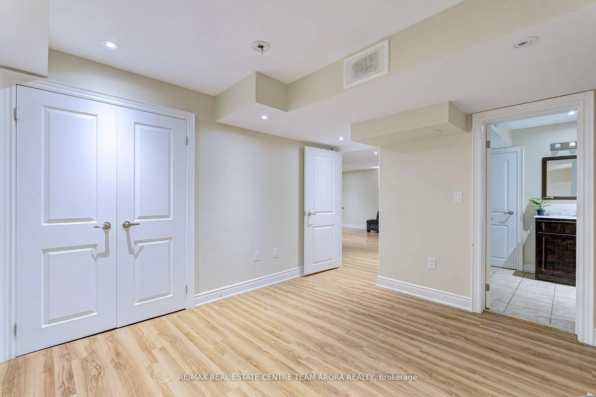 16 Valleyway Drive