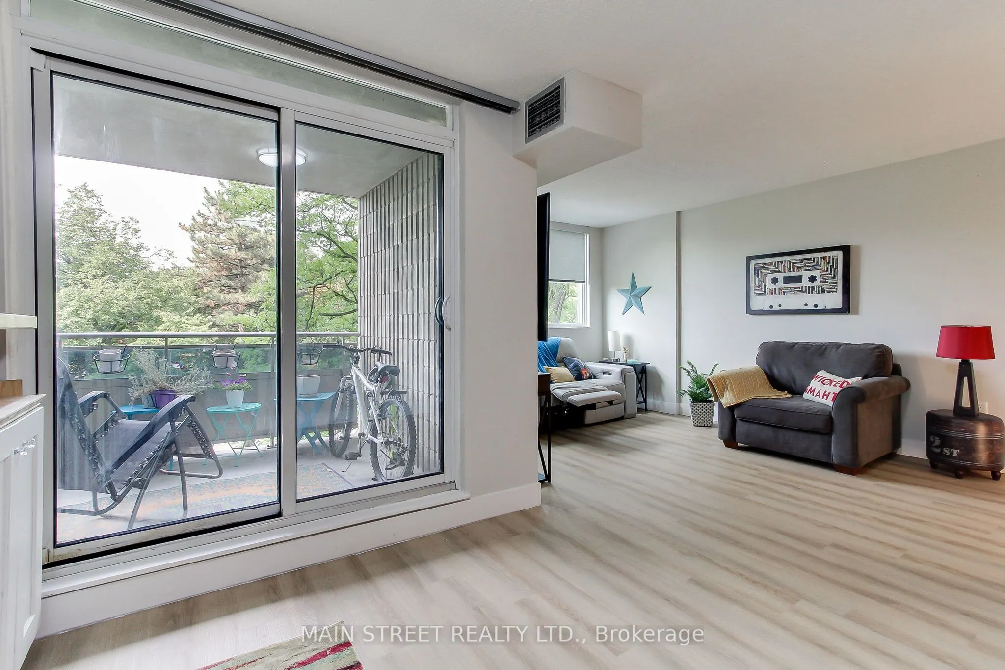 355 Rathburn Road E, #307