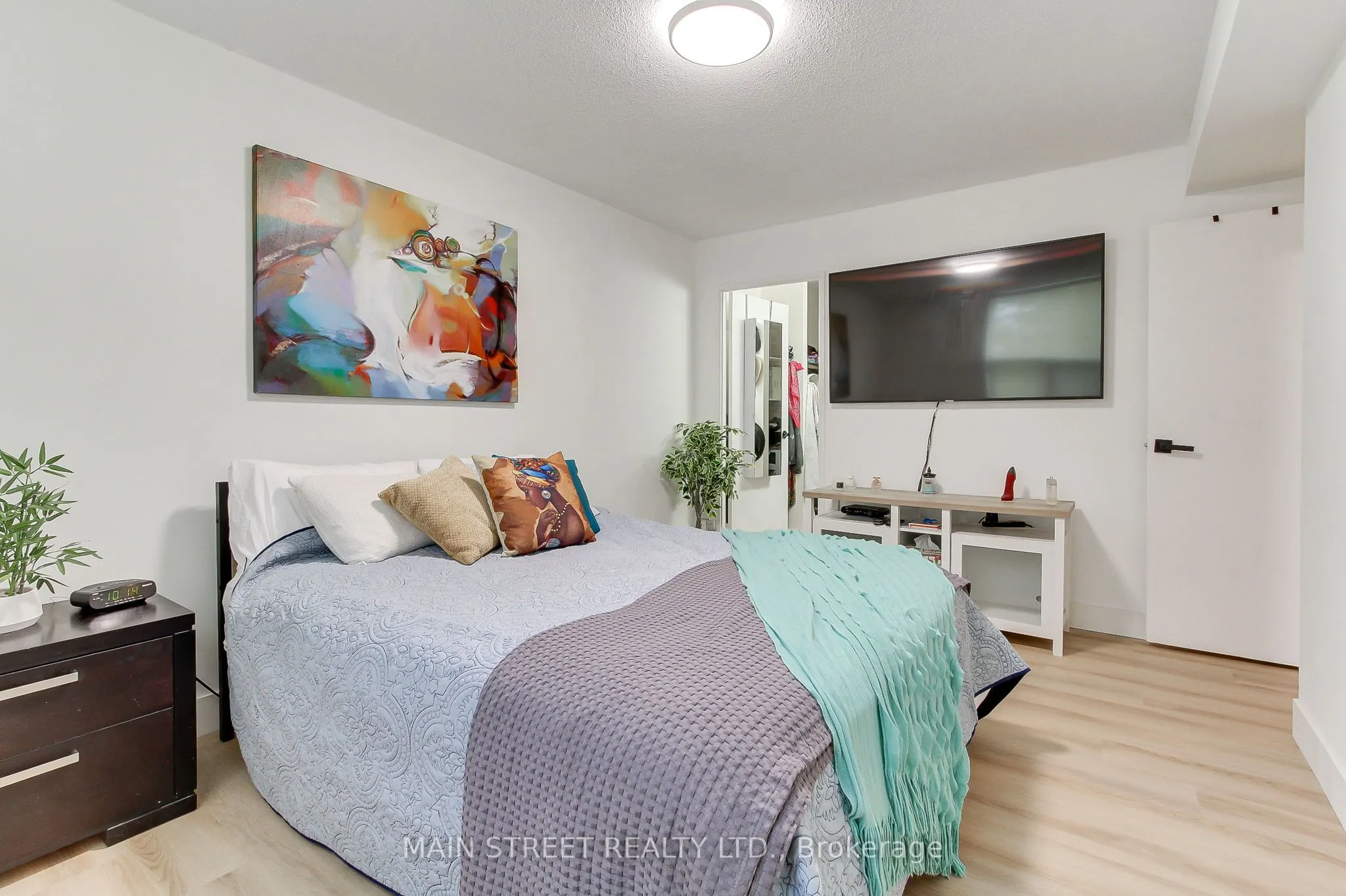 355 Rathburn Road E, #307