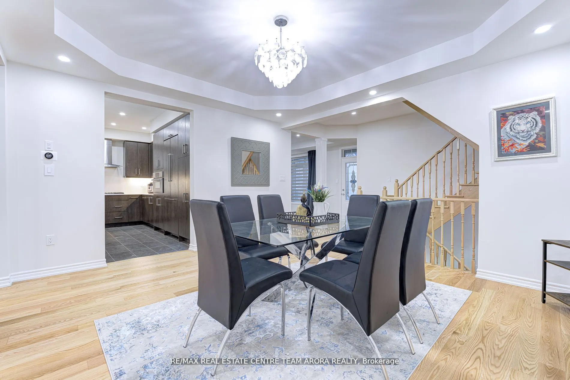566 Queen Mary Drive