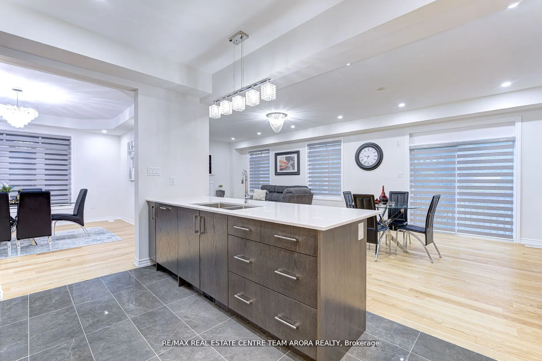 566 Queen Mary Drive