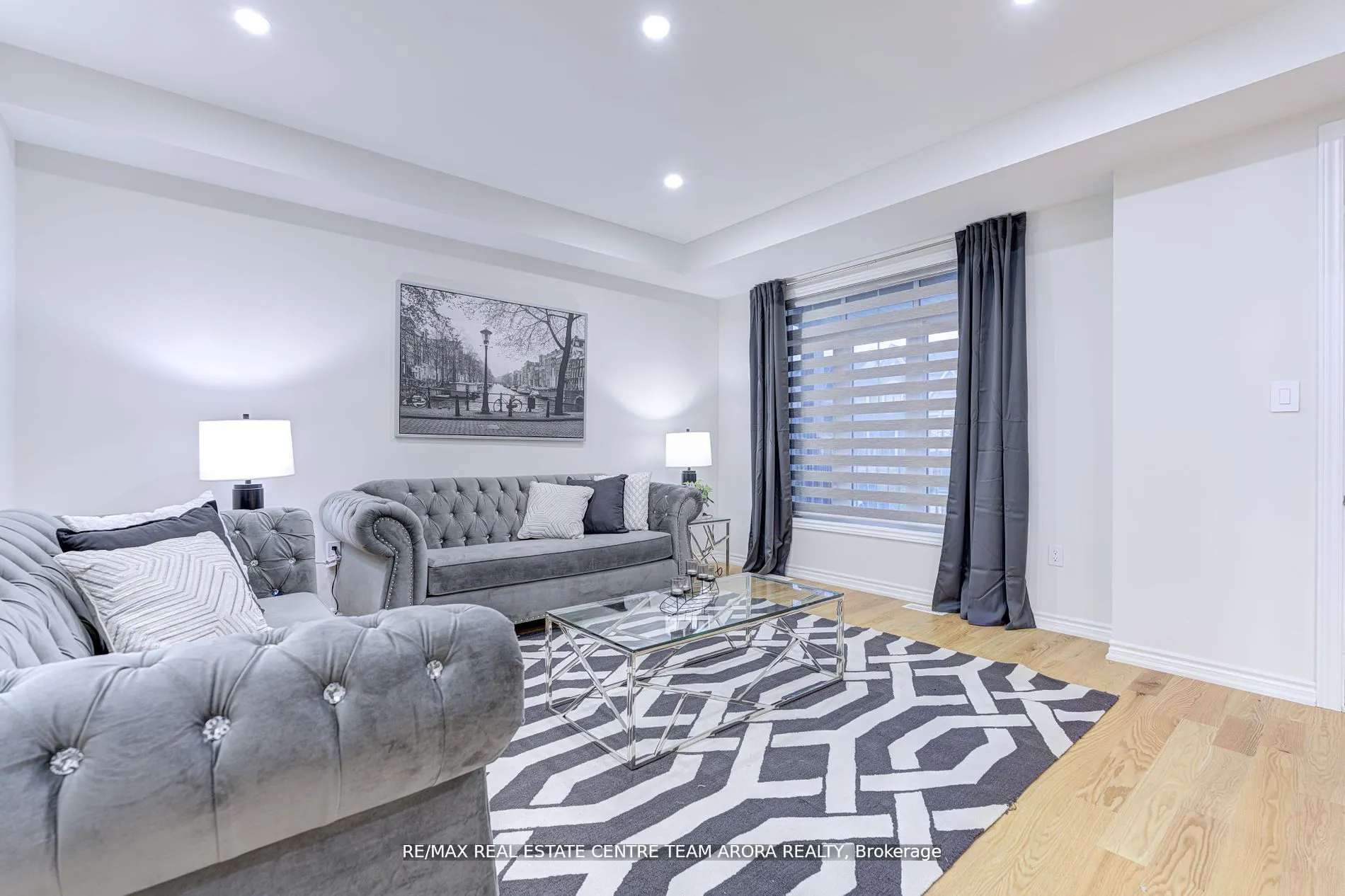 566 Queen Mary Drive