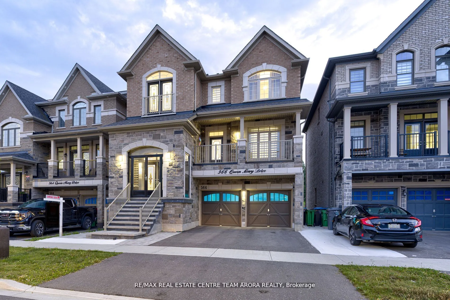 566 Queen Mary Drive