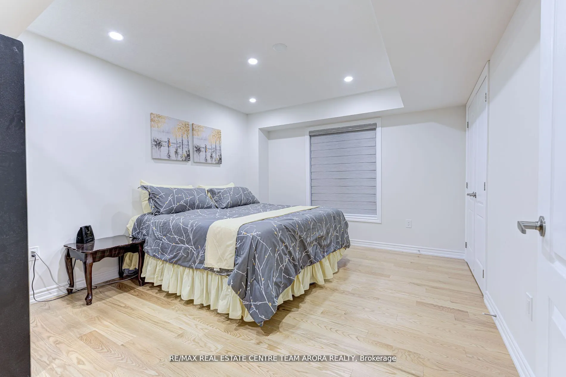 566 Queen Mary Drive