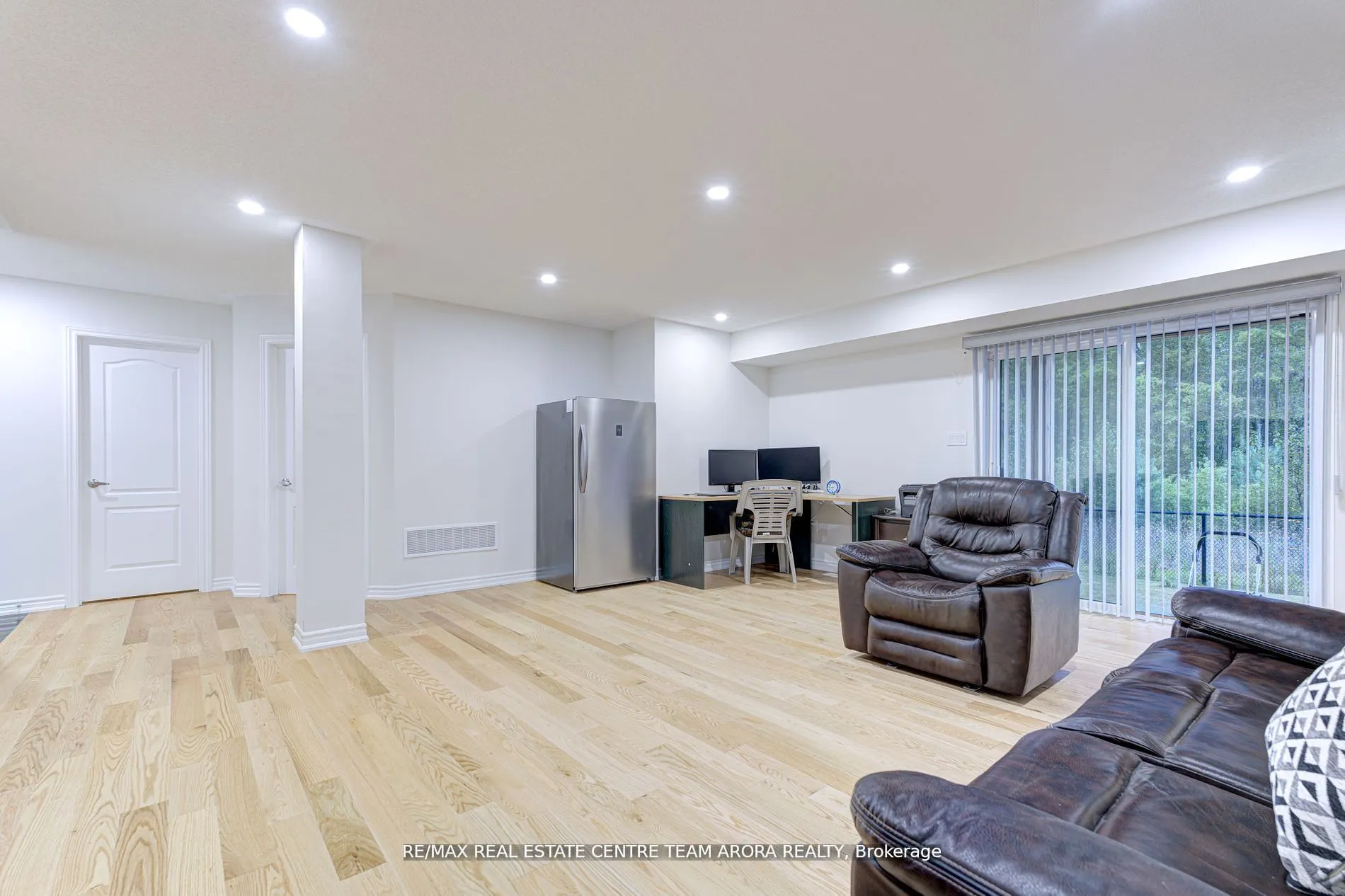 566 Queen Mary Drive