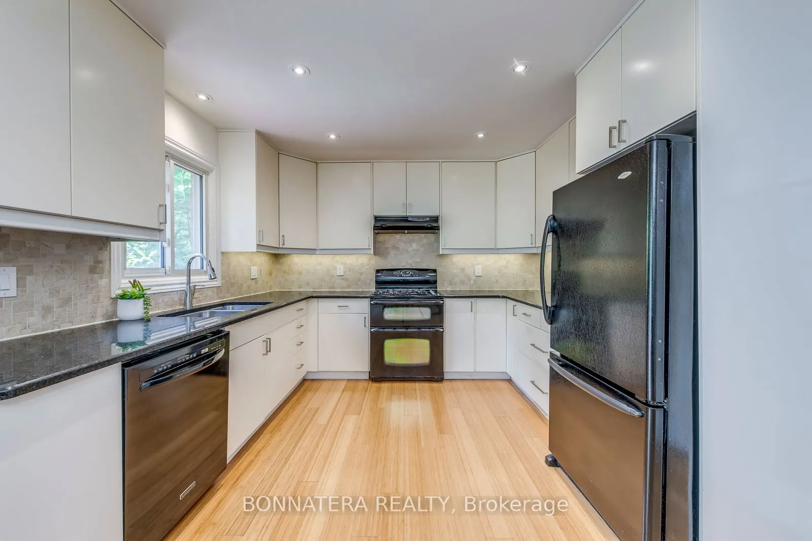 475 Underwood Crescent