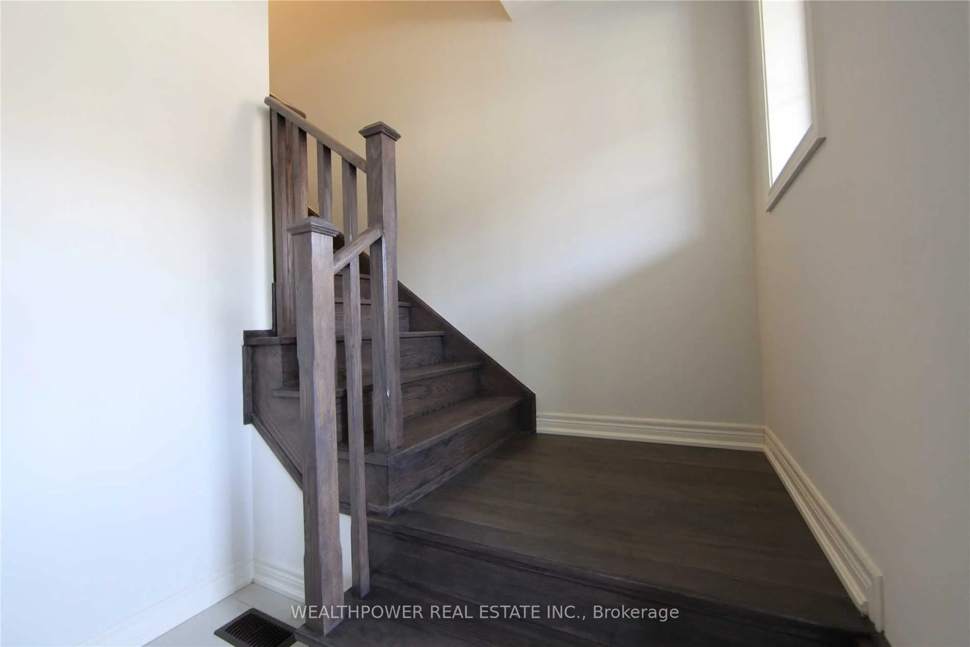 1456 Pratt Heights
