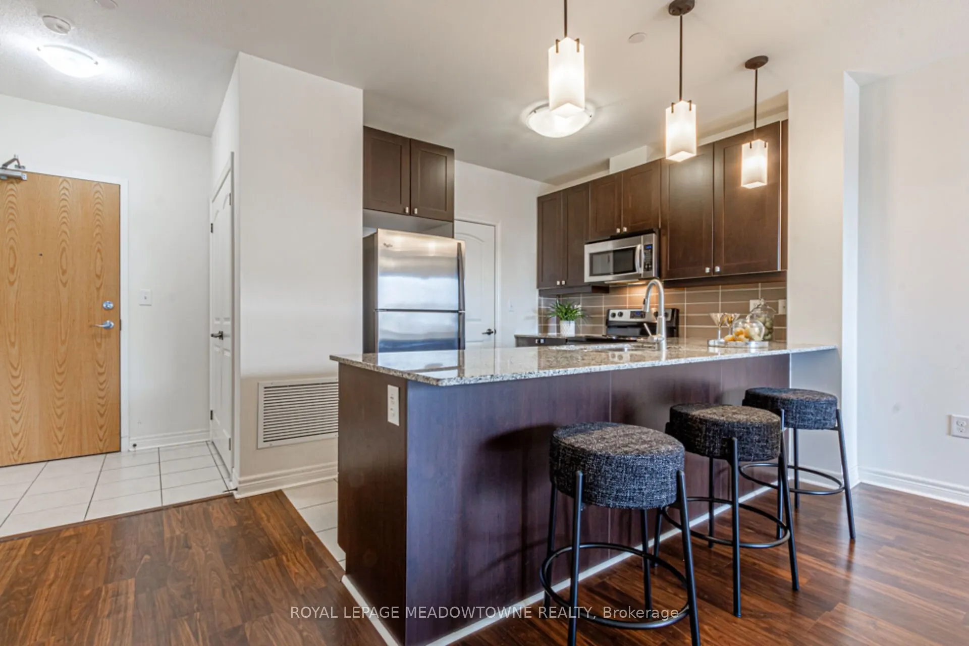 383 Main Street E, #326