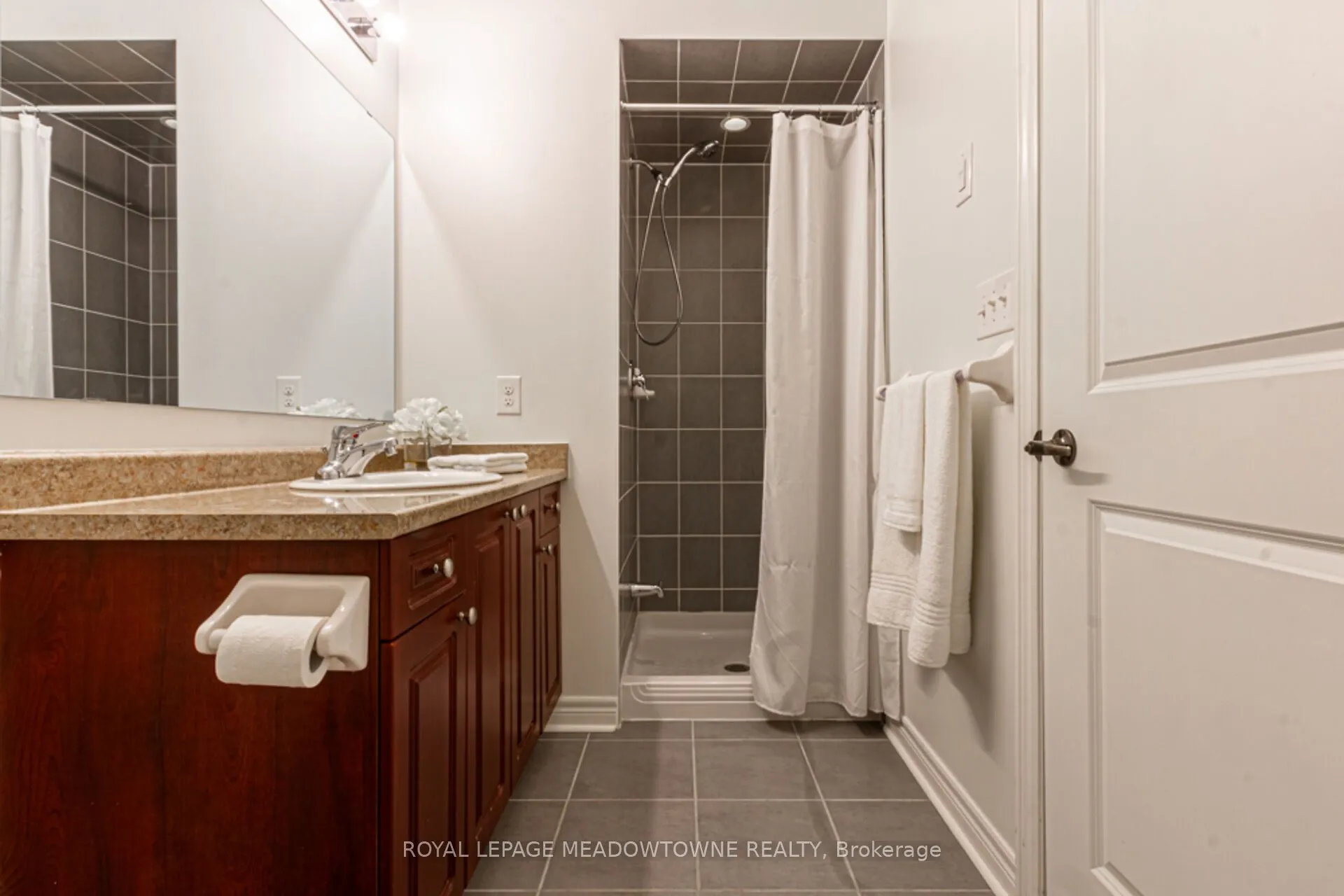 383 Main Street E, #326