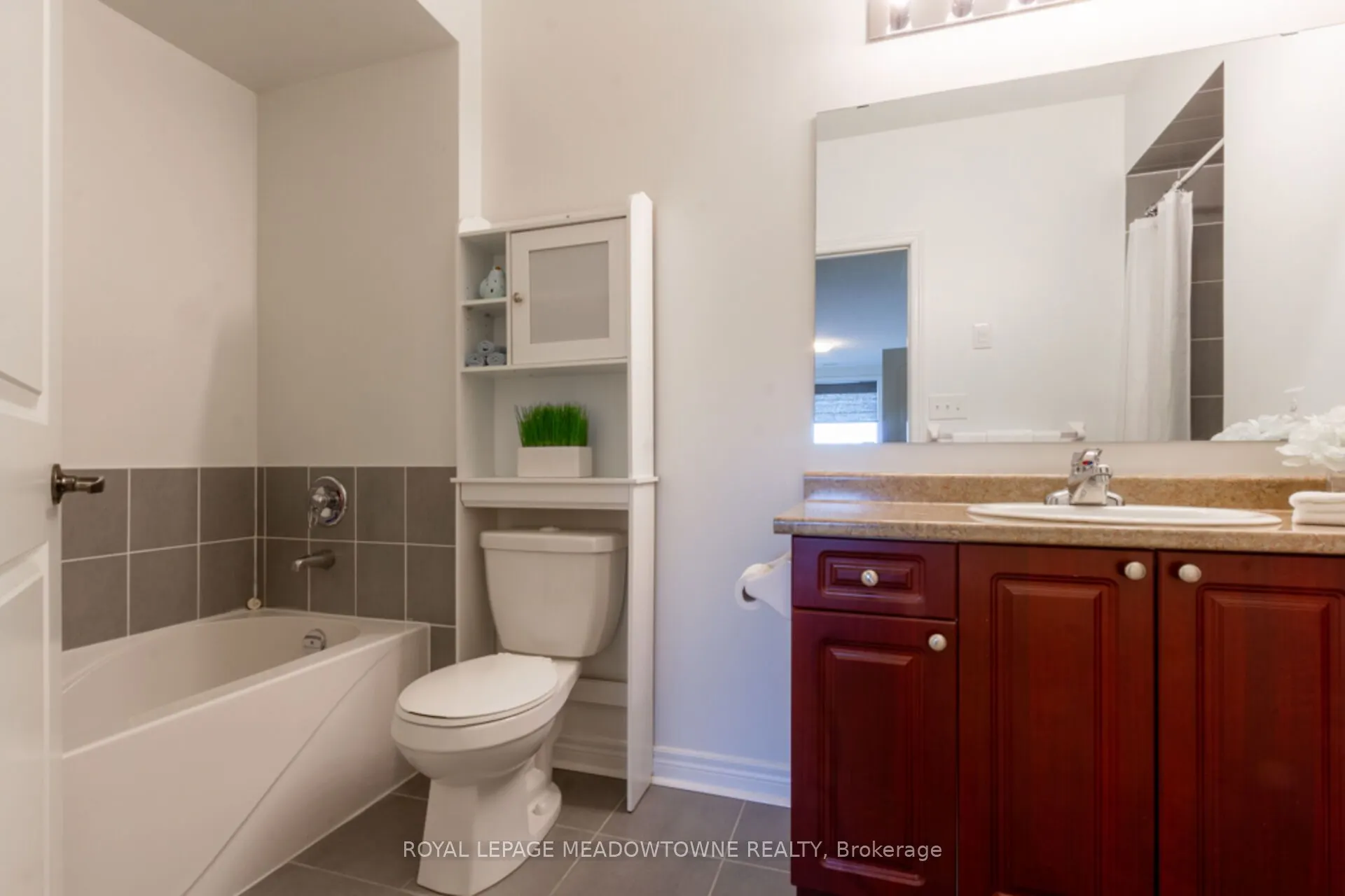 383 Main Street E, #326