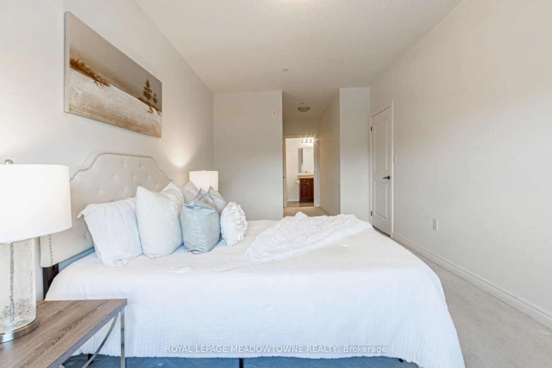 383 Main Street E, #326
