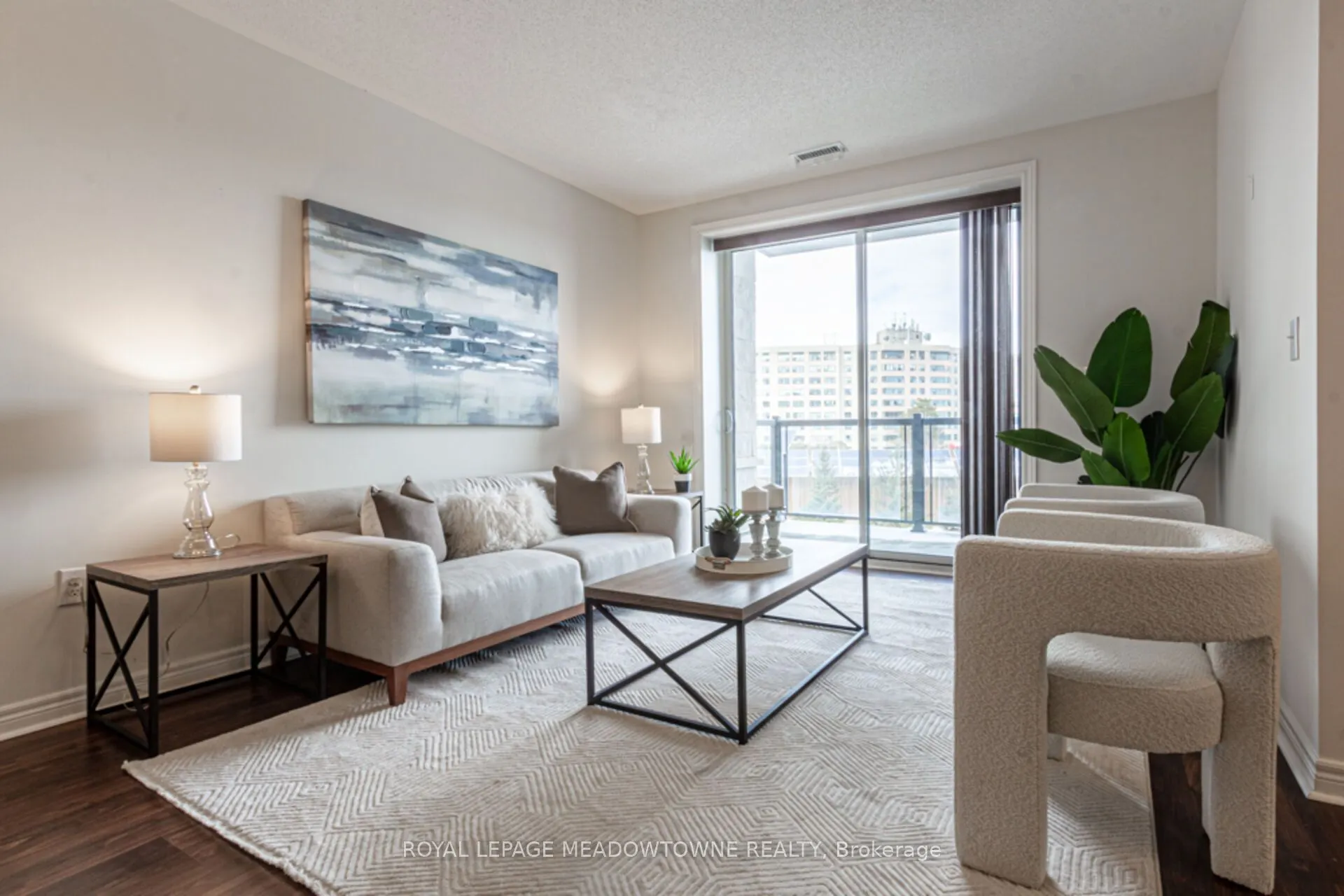 383 Main Street E, #326
