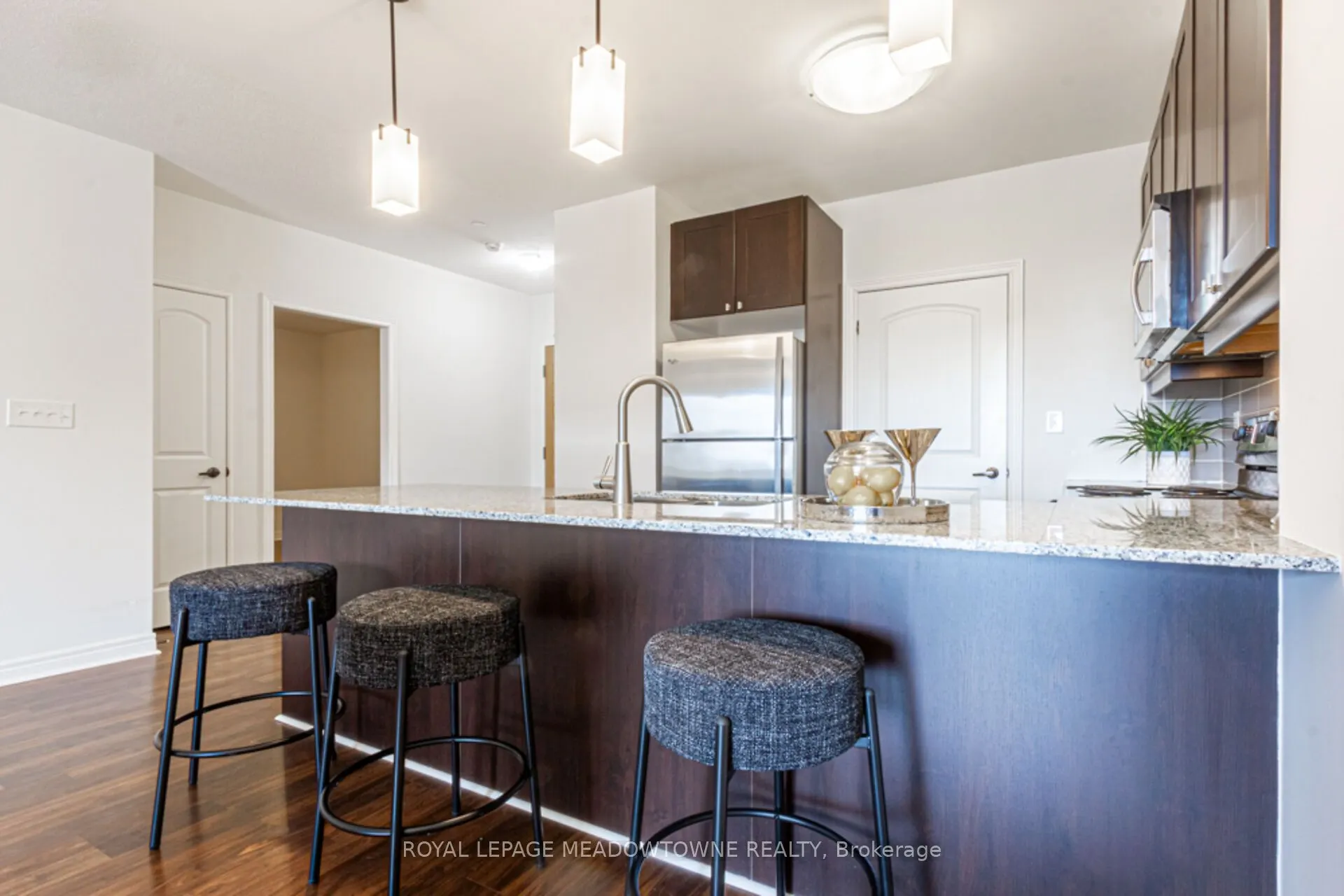383 Main Street E, #326