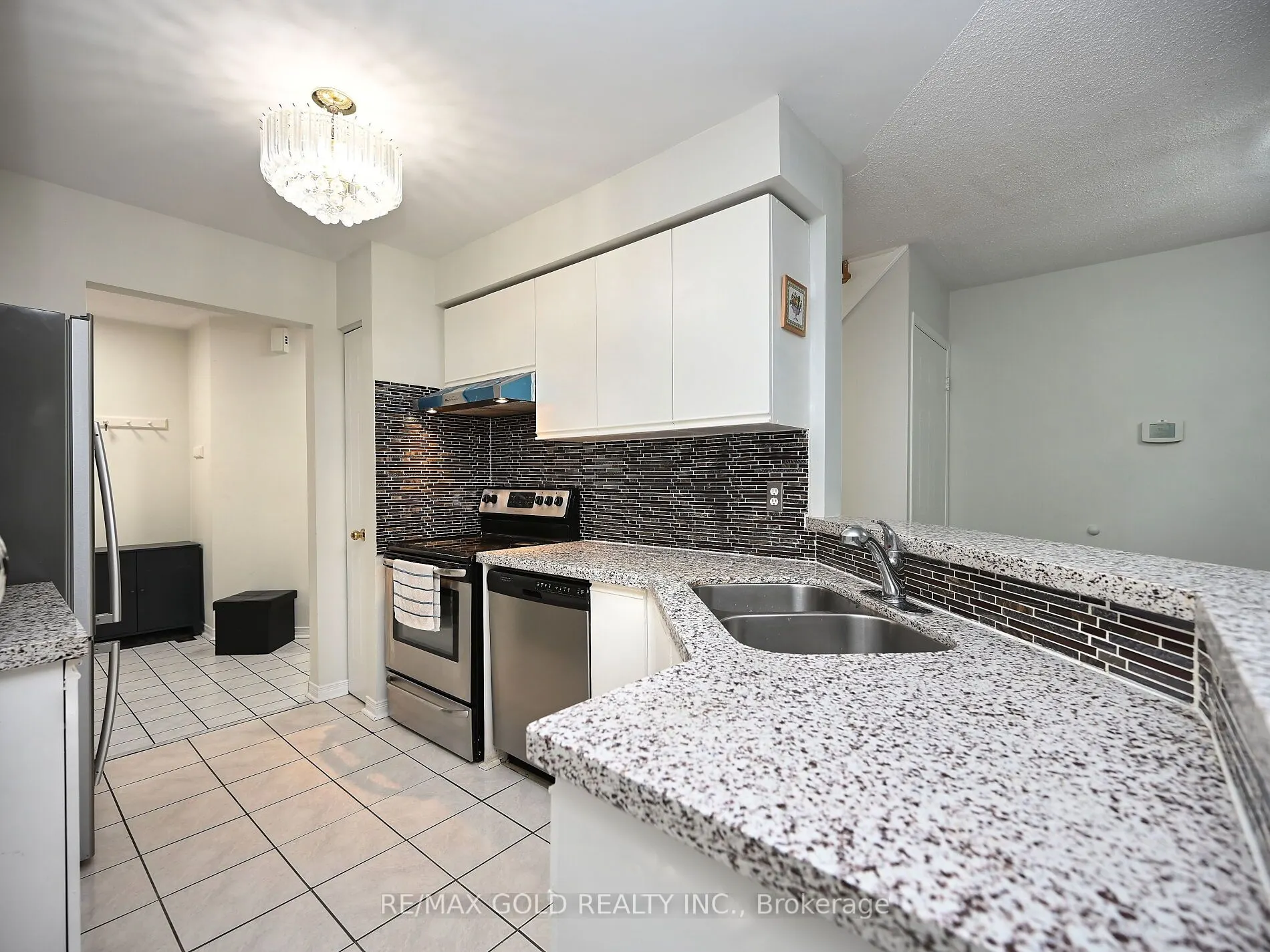 99 Bristol Road E, #153