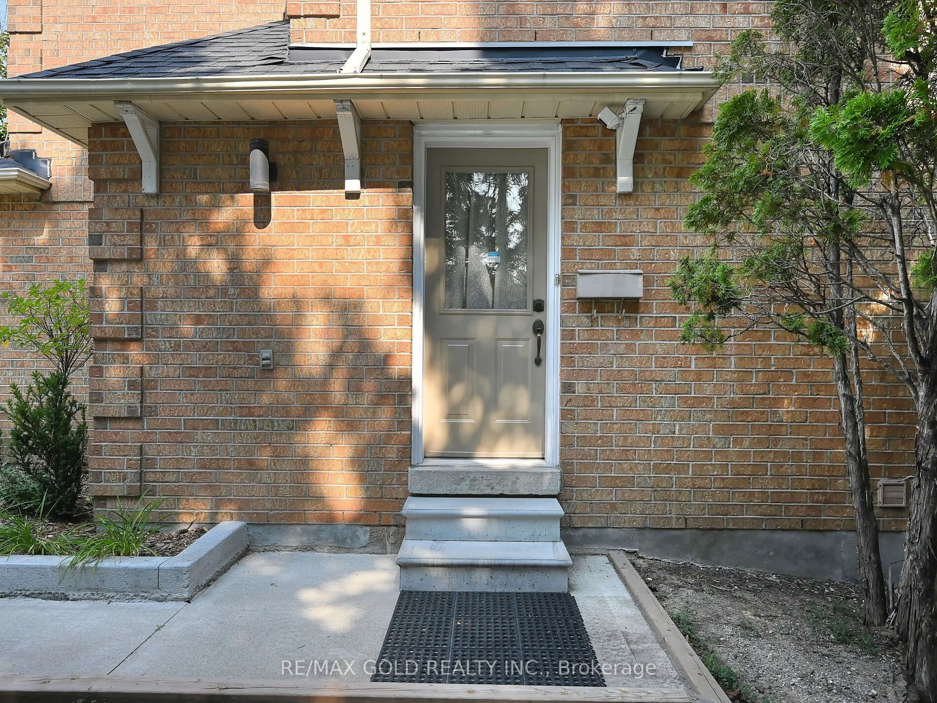 99 Bristol Road E, #153