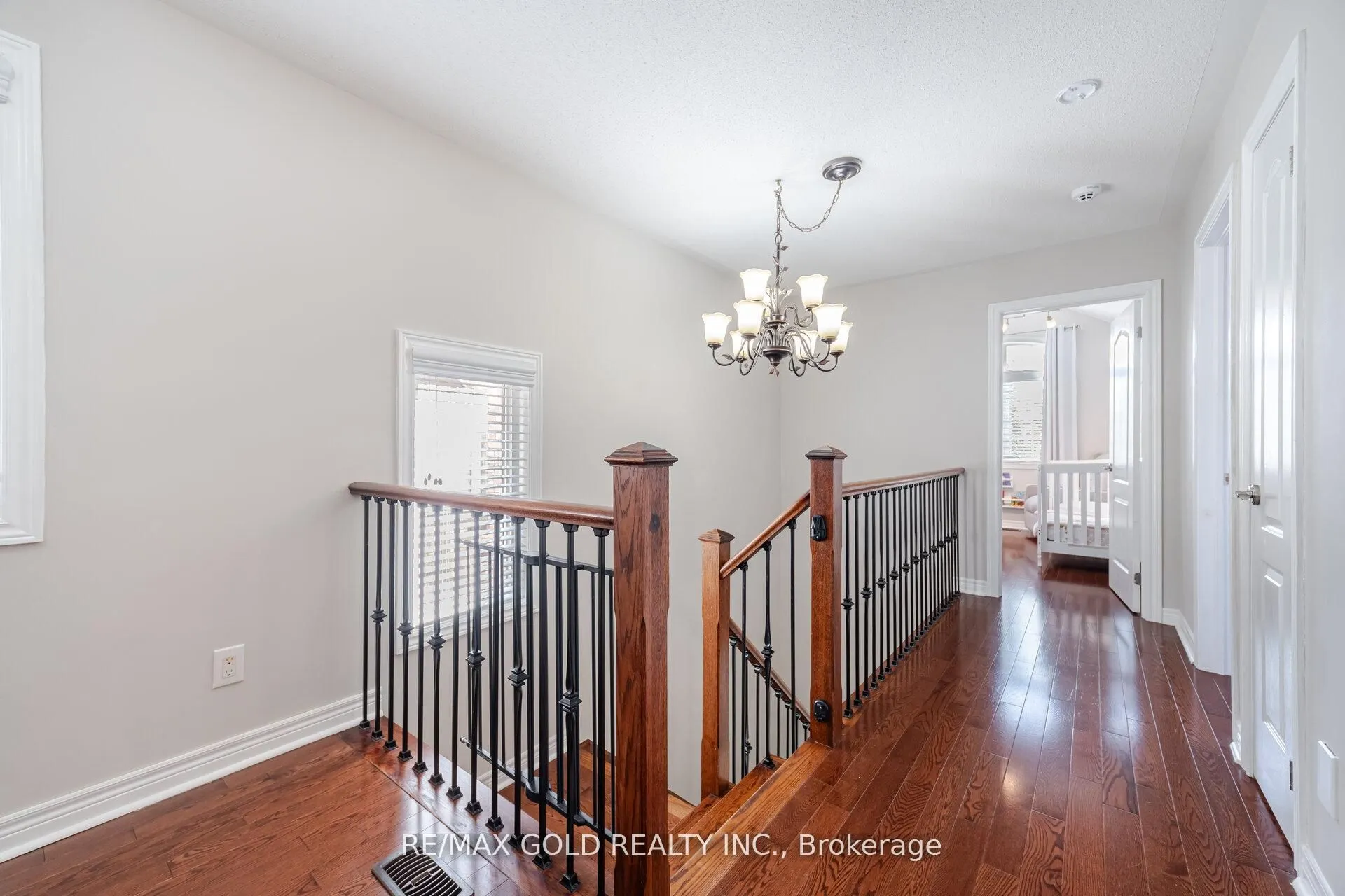 28 Versailles Crescent