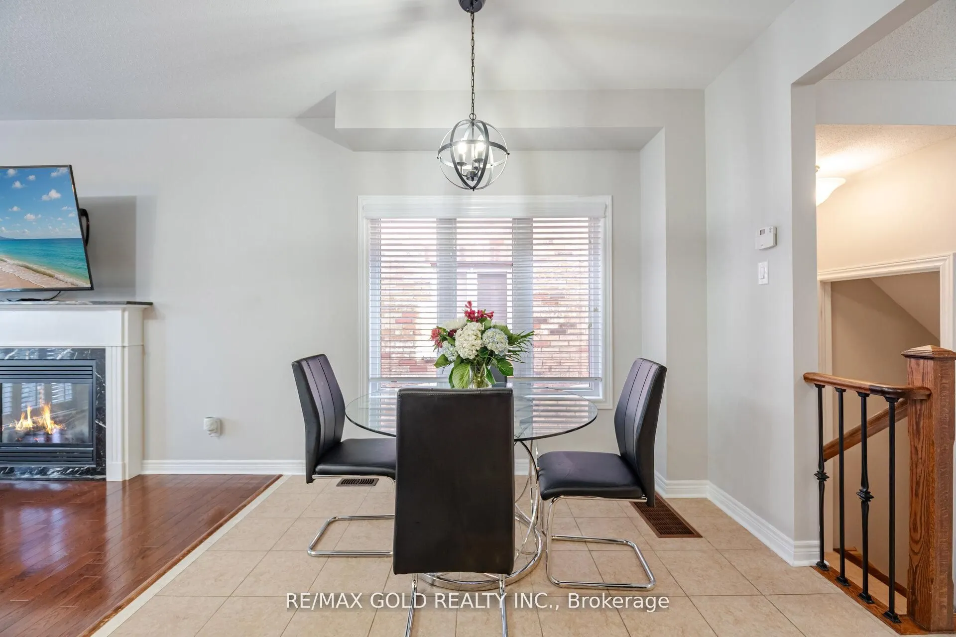 28 Versailles Crescent