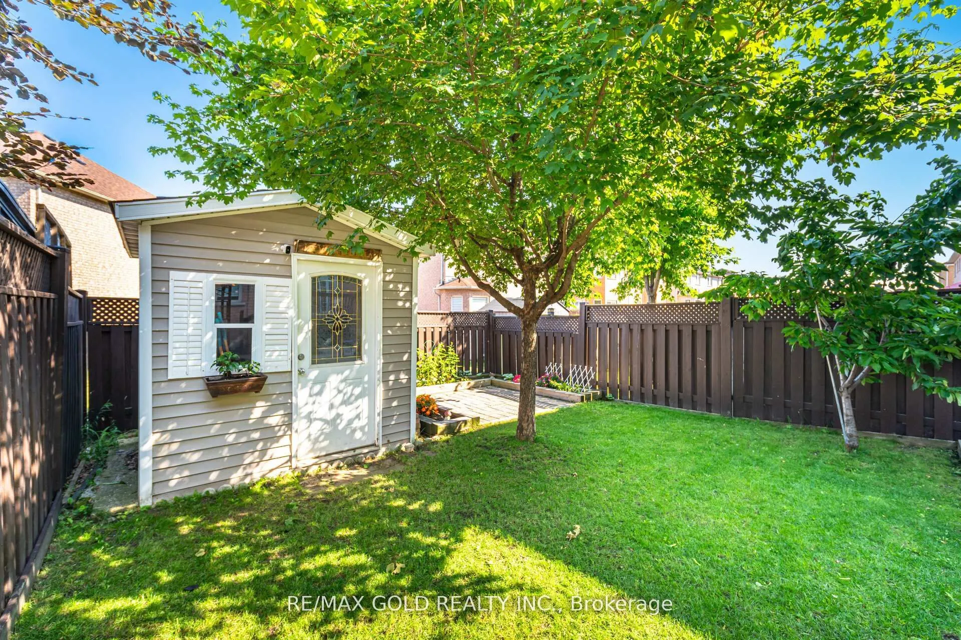 28 Versailles Crescent