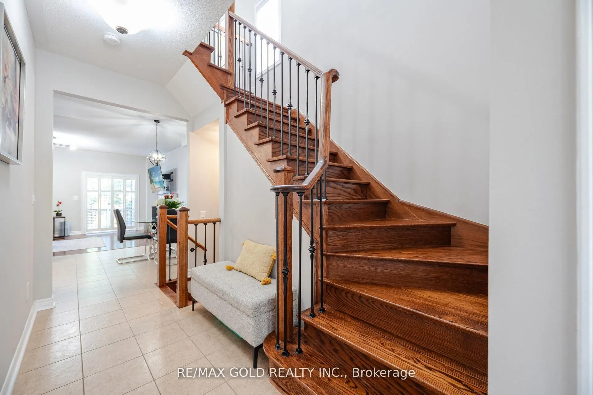 28 Versailles Crescent