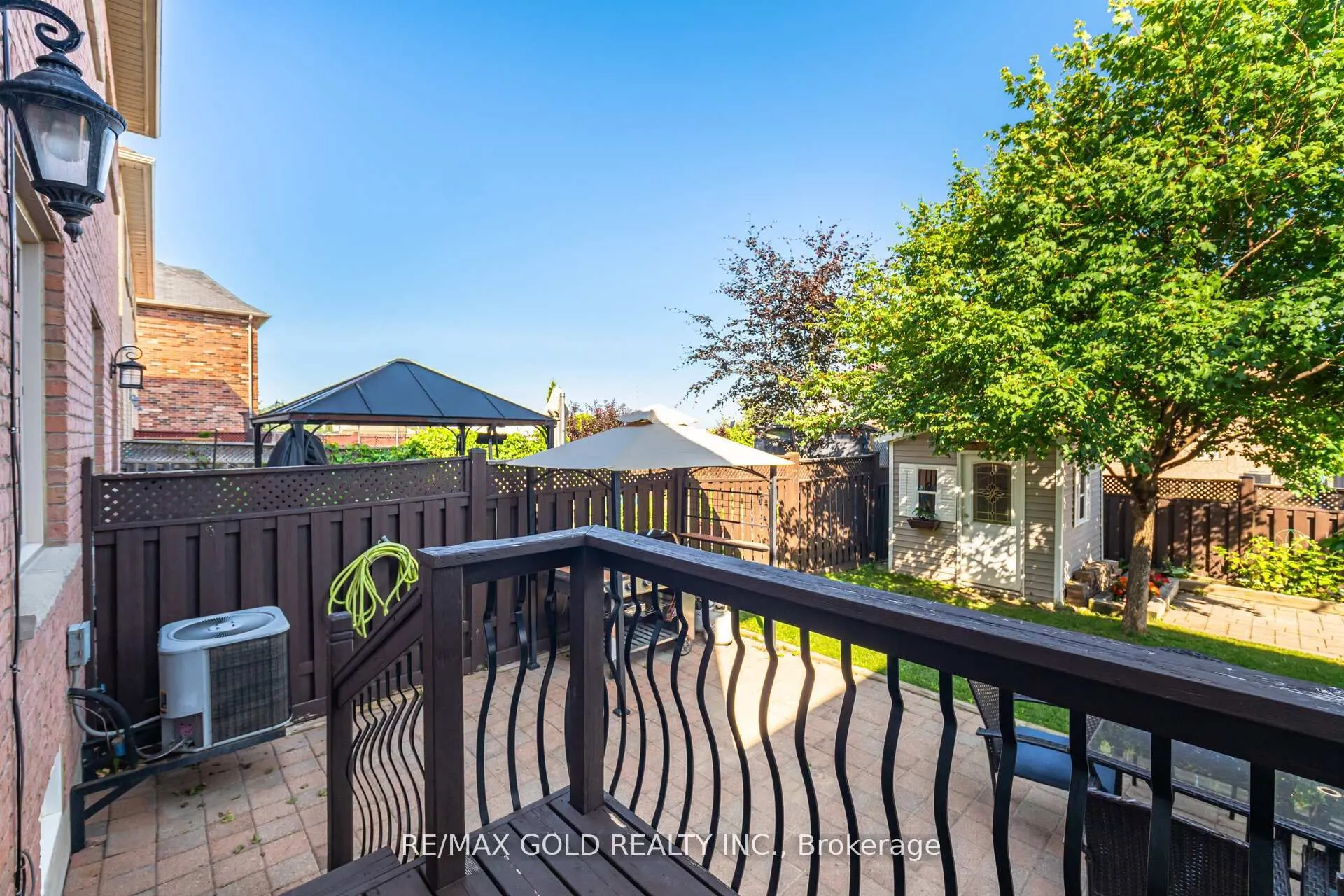 28 Versailles Crescent