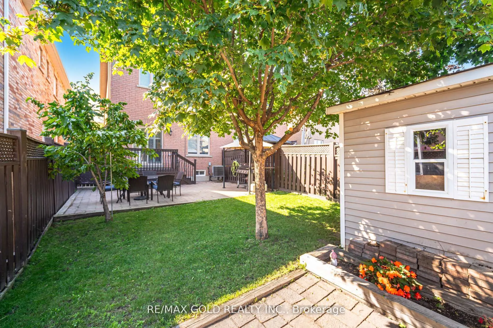 28 Versailles Crescent