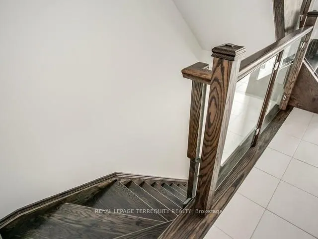 606 Mermaid Crescent