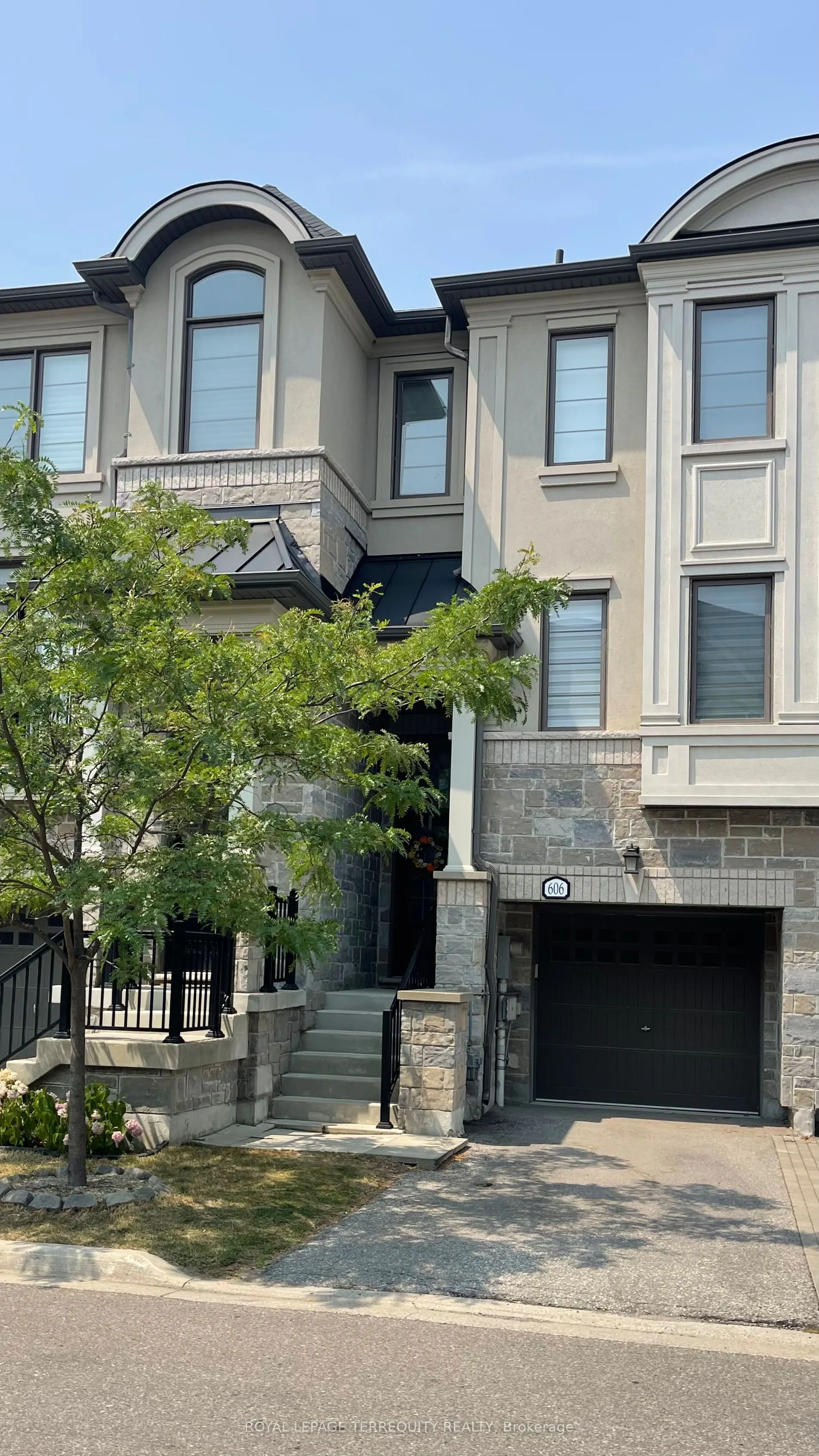 606 Mermaid Crescent