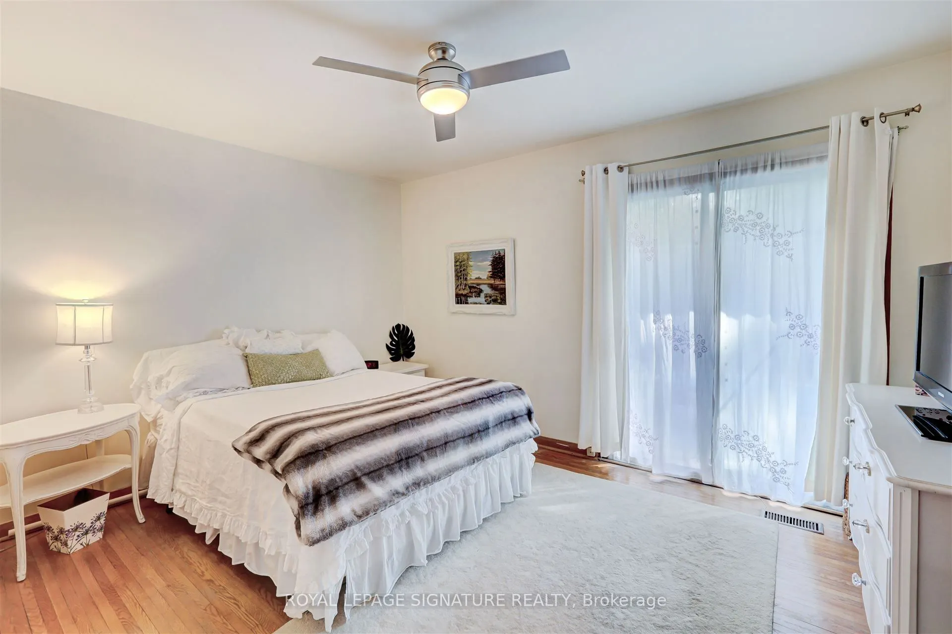 3157 The Credit Woodlands