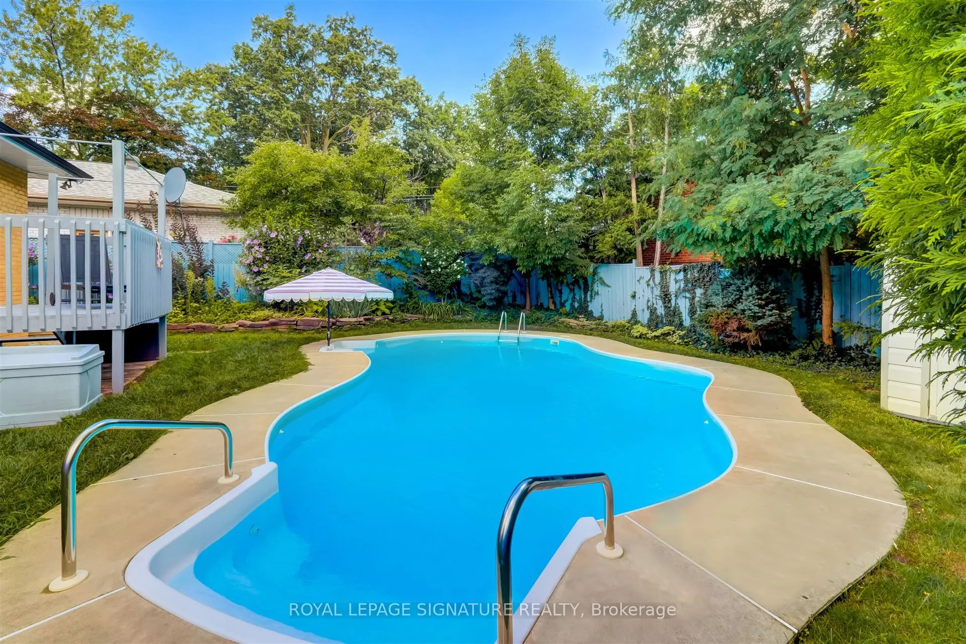 3157 The Credit Woodlands