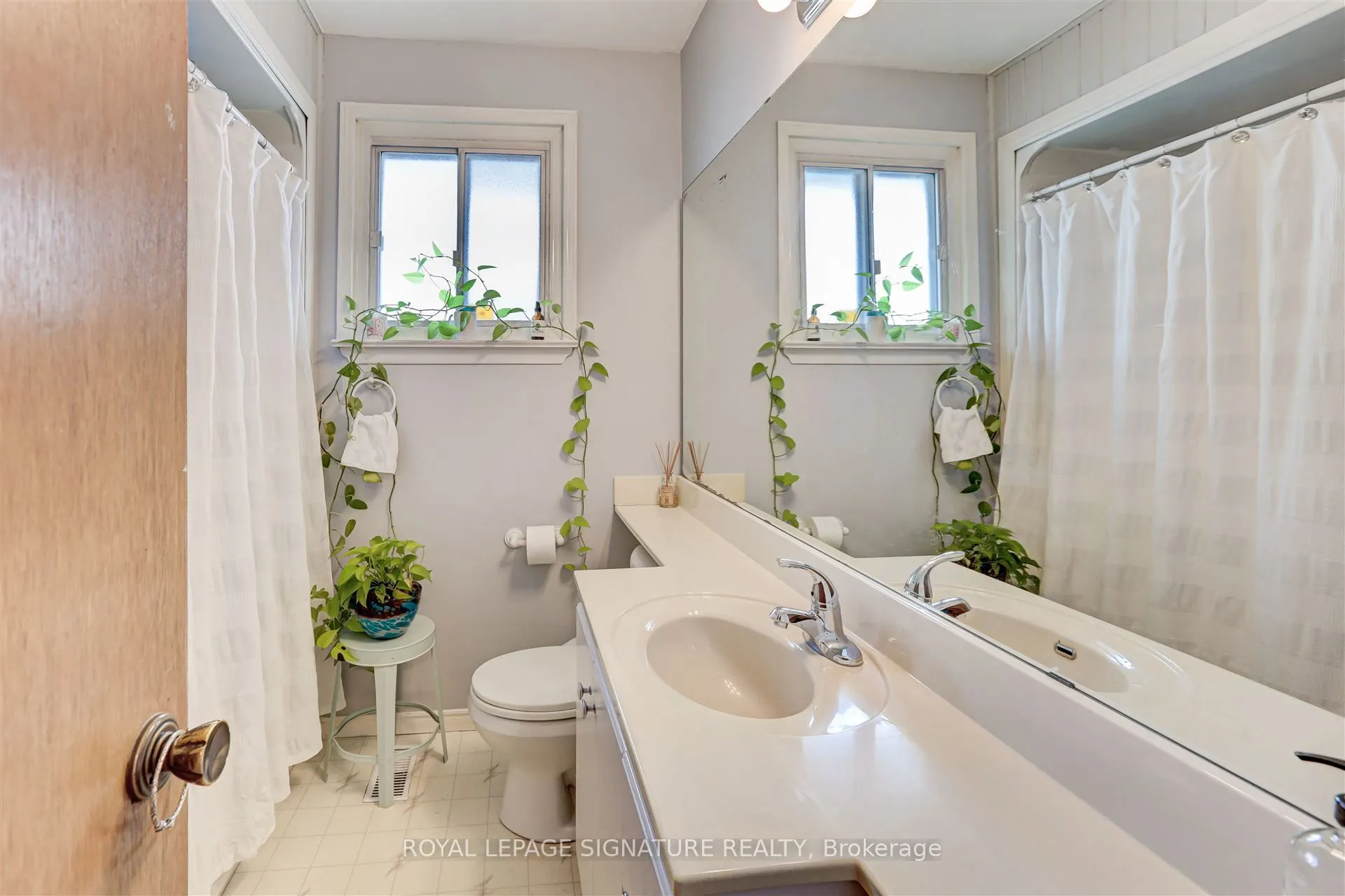 3157 The Credit Woodlands