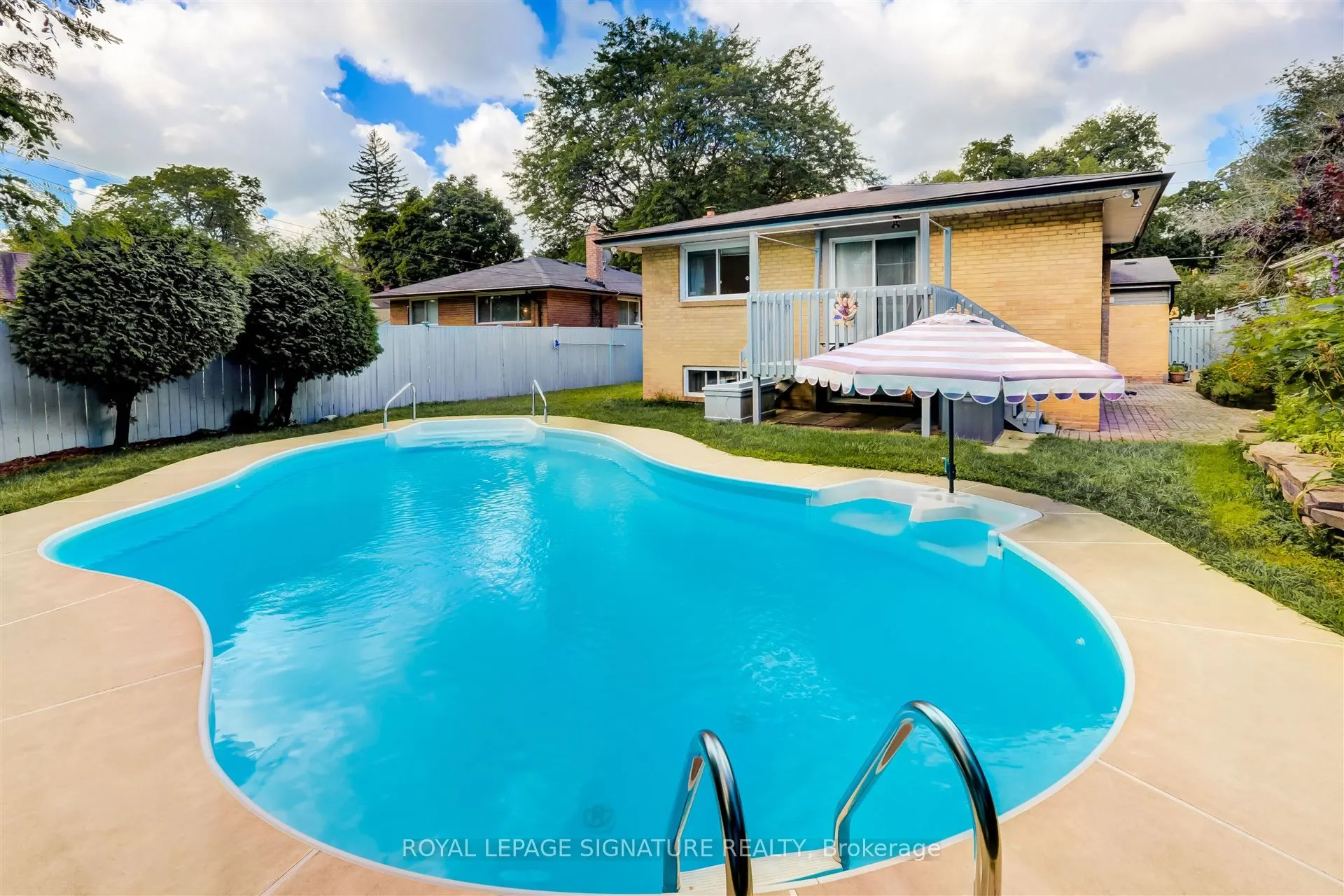3157 The Credit Woodlands