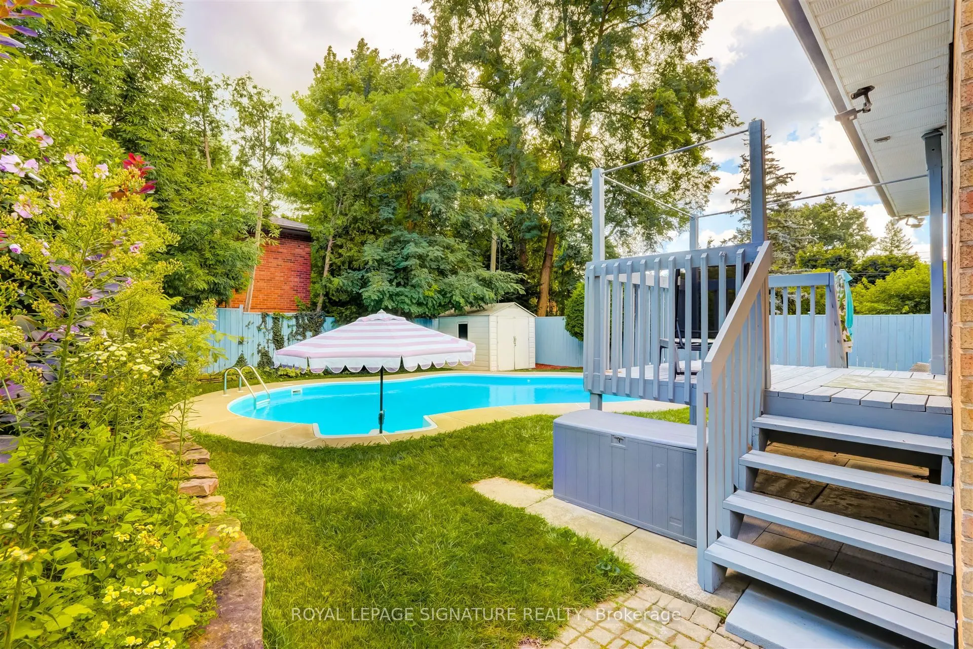 3157 The Credit Woodlands